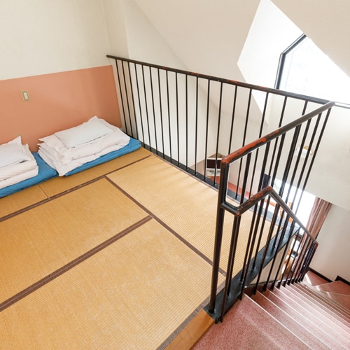 [Maisonette]
