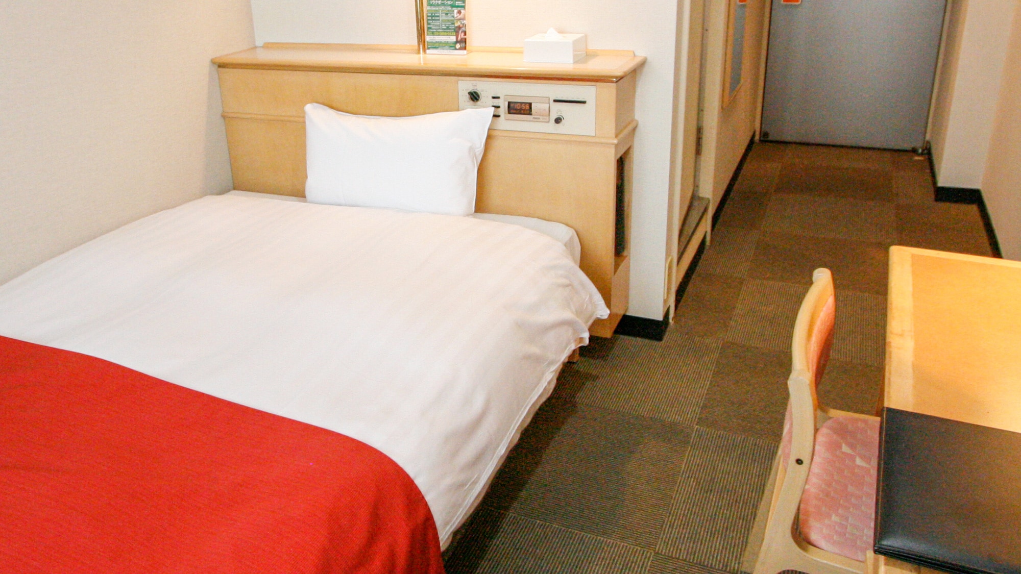 Semi-double room (bed width 120 cm)