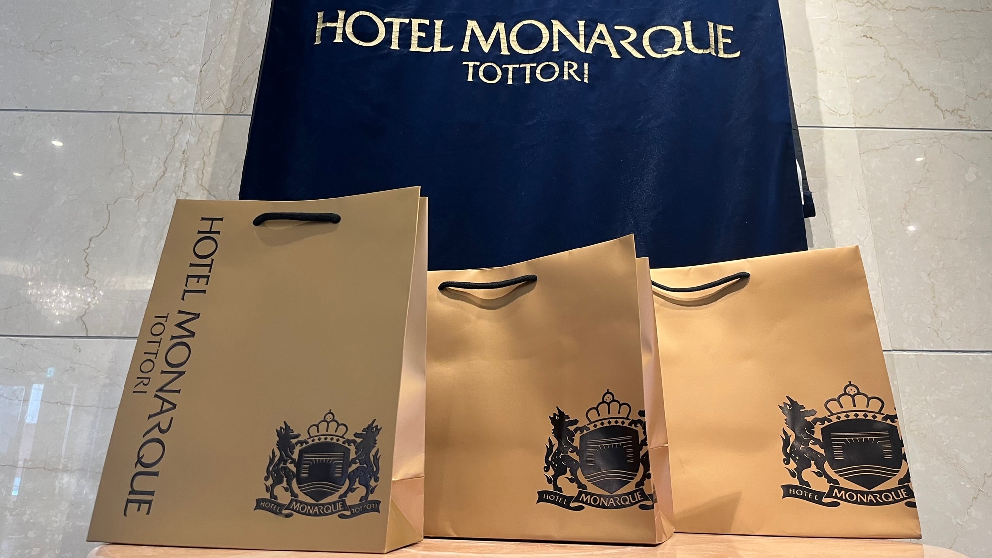 *[Store] Those who purchase souvenirs will receive an original shopping bag.