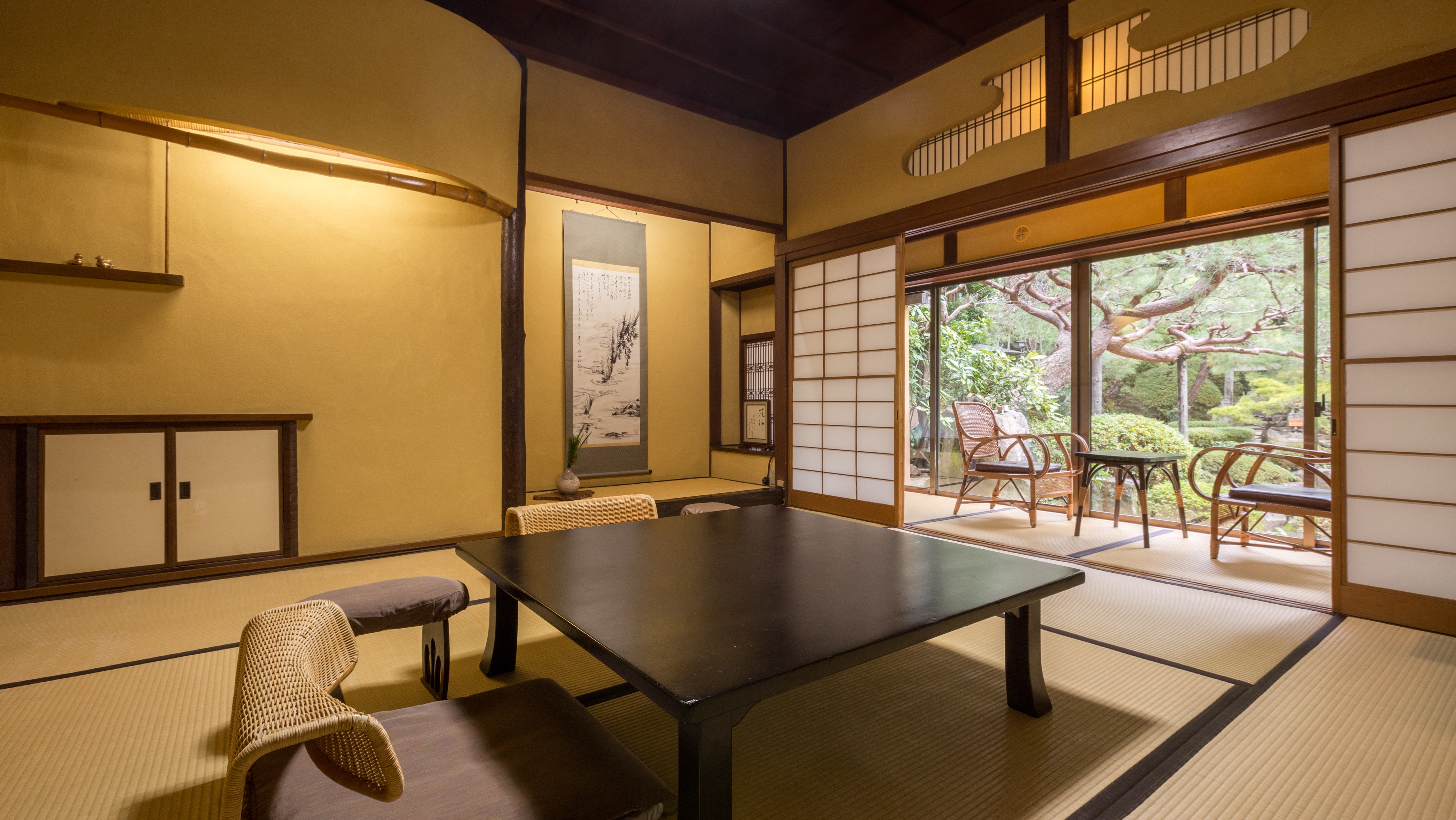 [Main building] Garden with a view | 8-tatami mat Japanese-style room