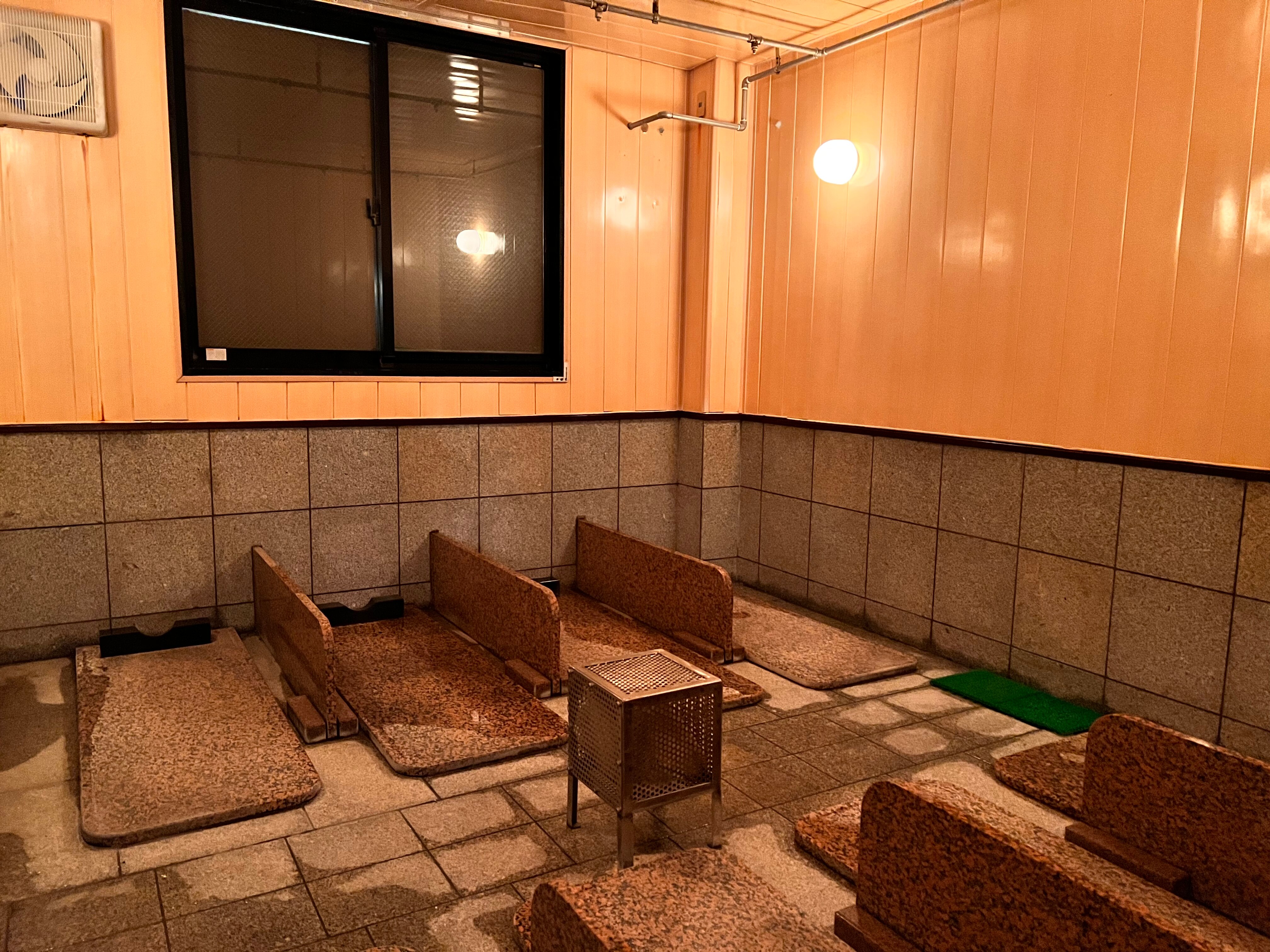 Women's mist sauna