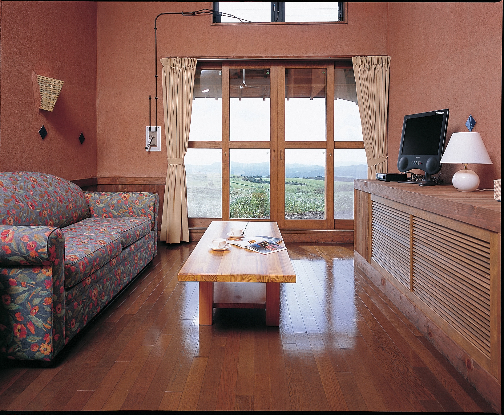 Western-style room with hot water in the view