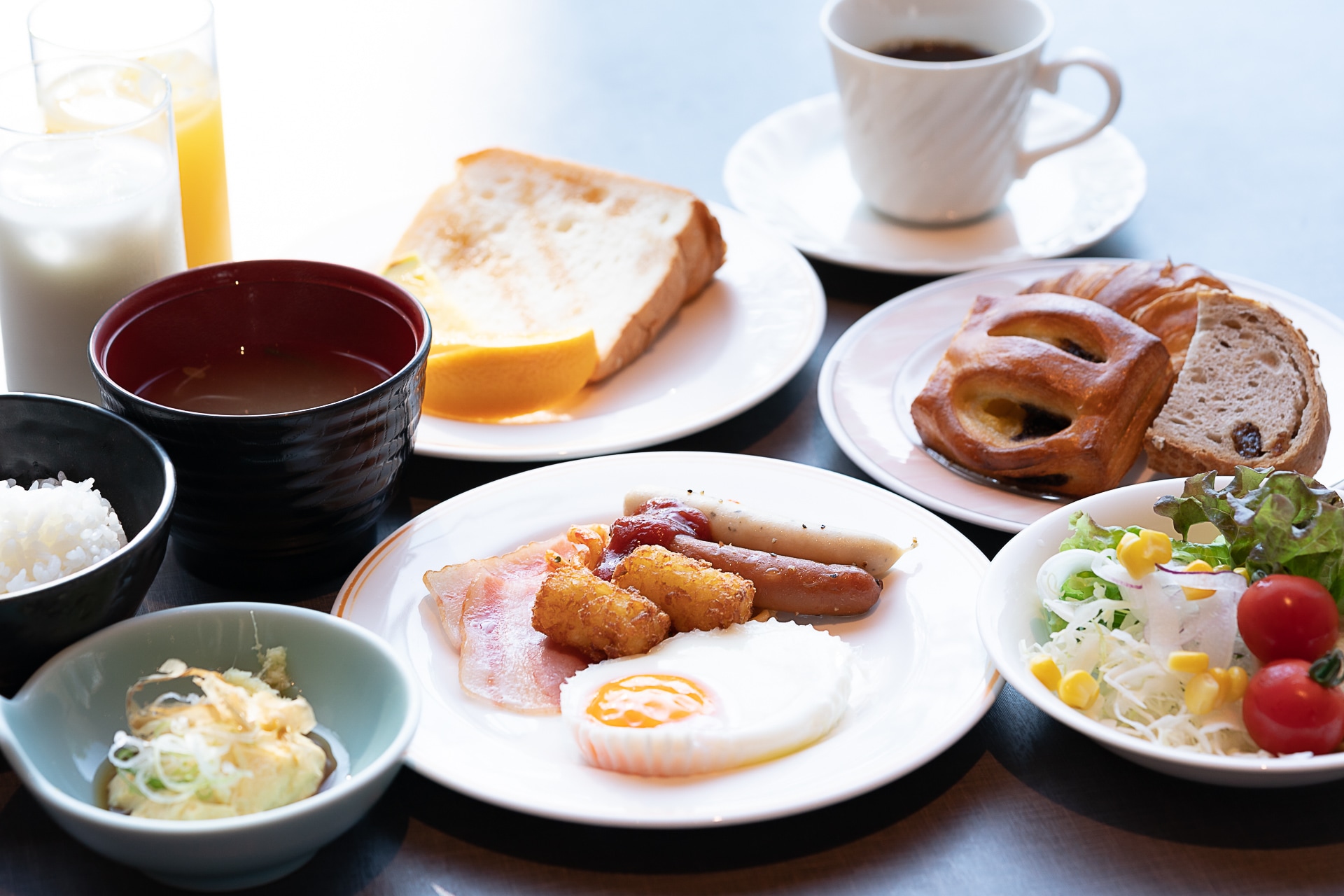 Prasmanan Jepang dan Barat (sarapan)