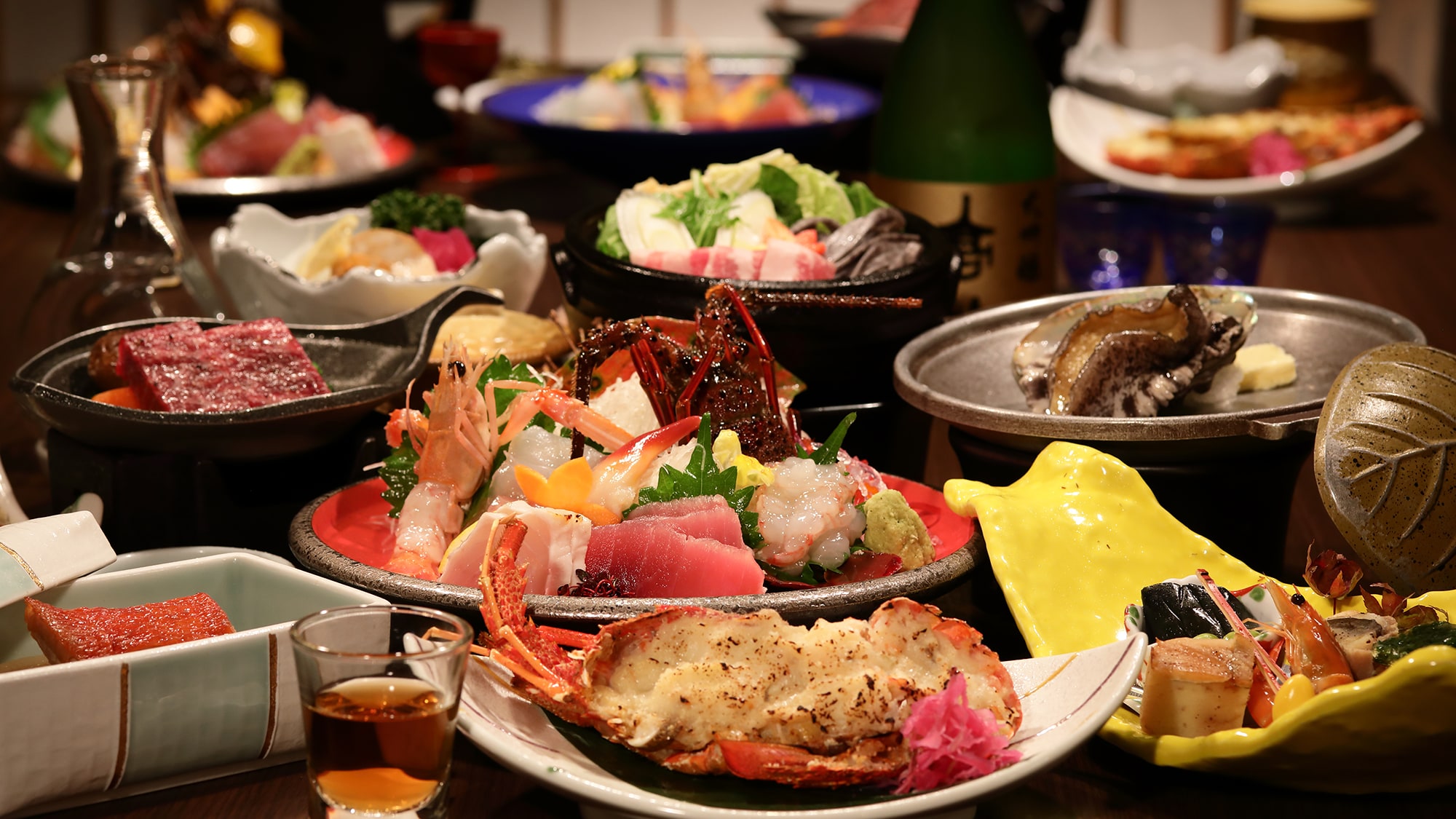 An example of the "Fujinohana Kaiseki" season with spiny lobster and abalone