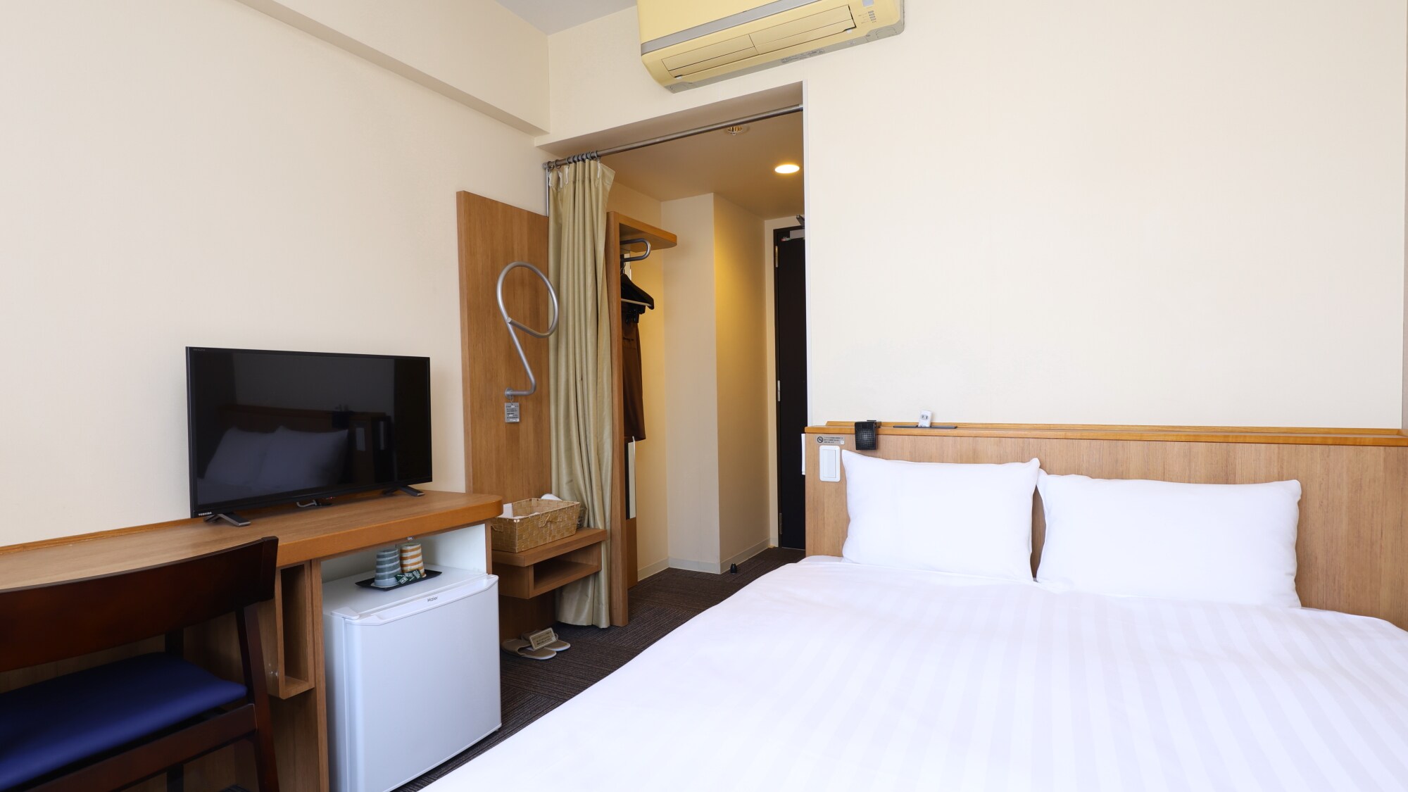 禁煙或吸菸雙人房:15.0平方米,雙人床,床尺寸140公分 x 205厘米