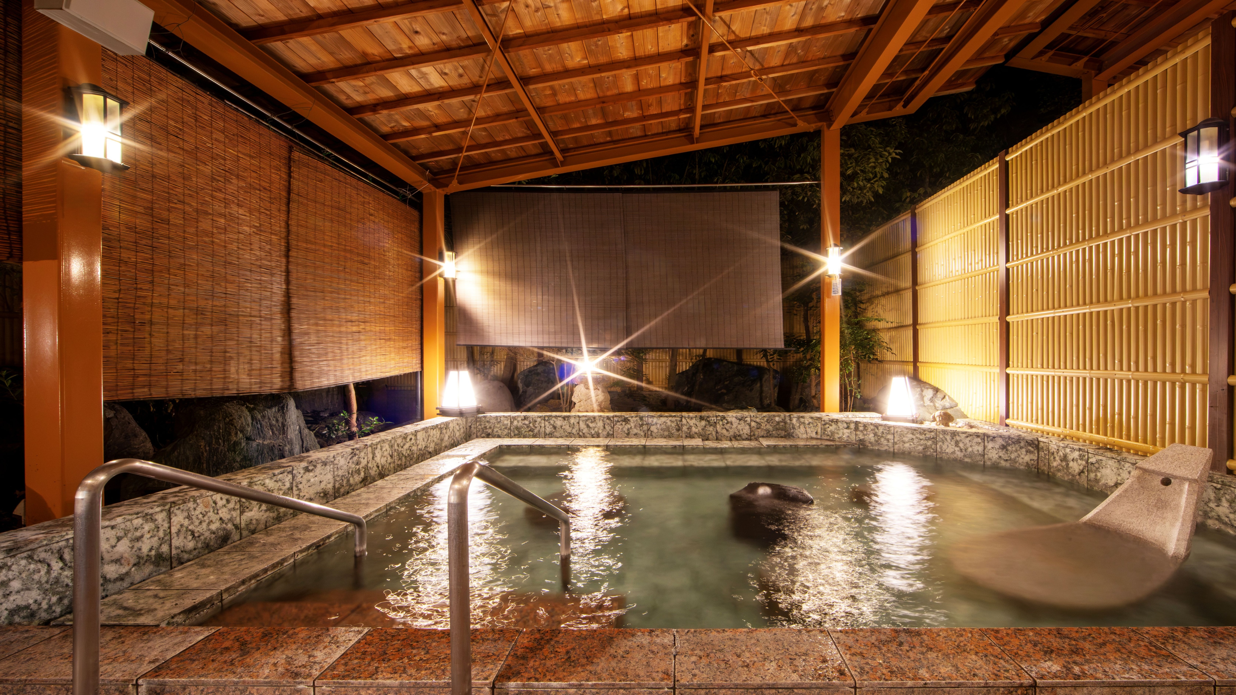 Open-air bath (women's bath)