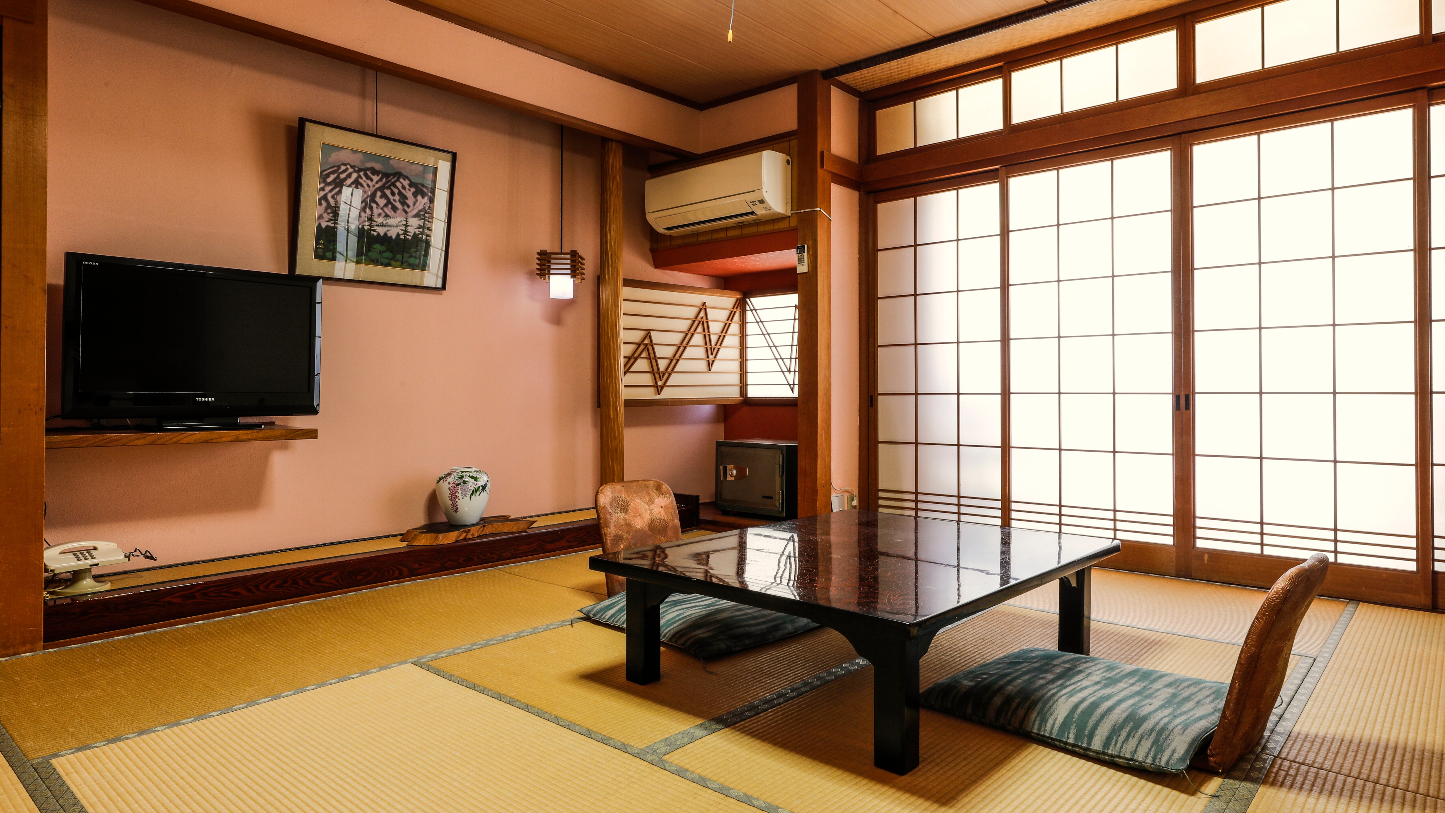 [Example of guest room in the main building (without bath and toilet)]