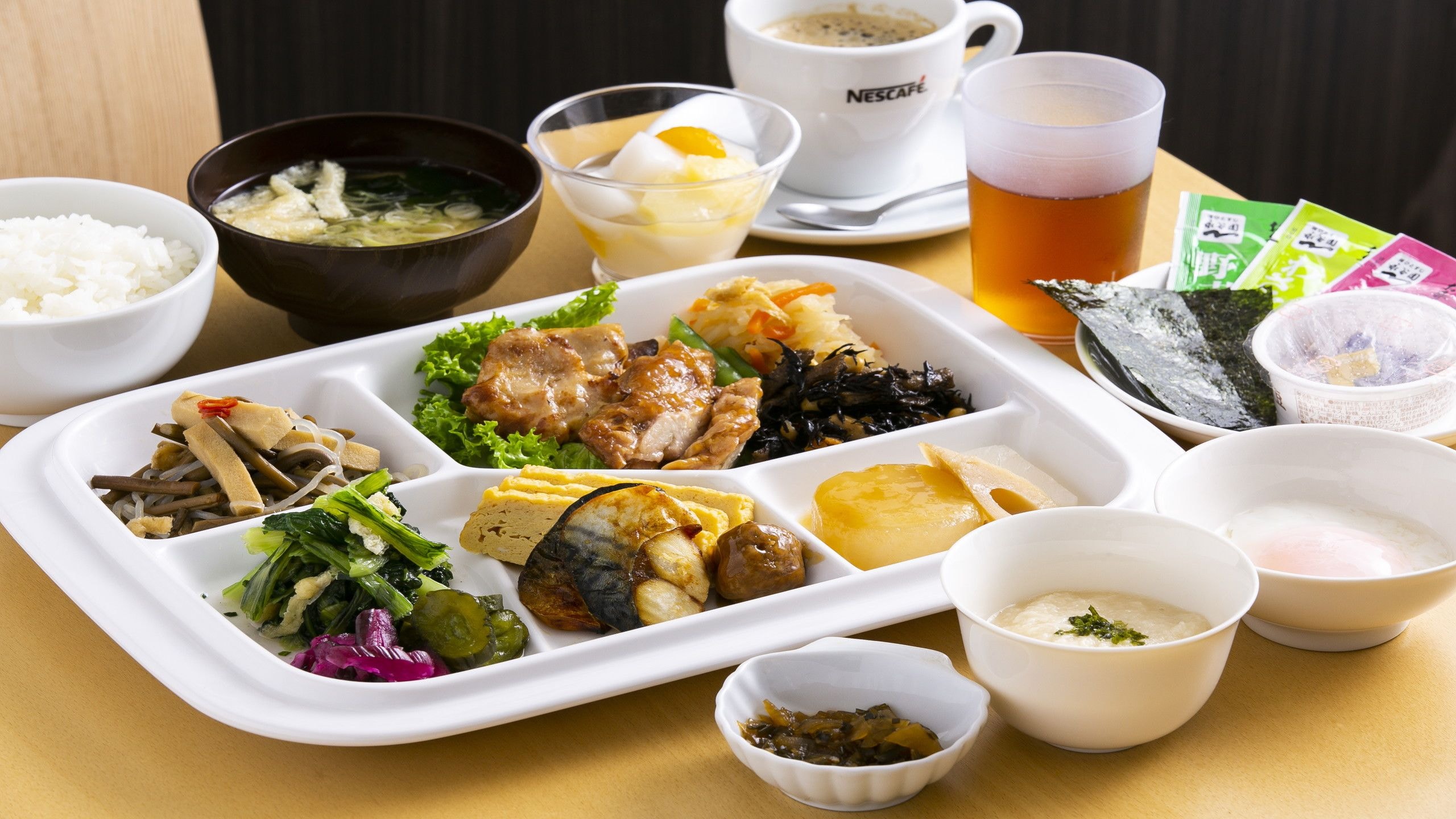 Prasmanan sarapan ala Jepang - Contoh pengaturan