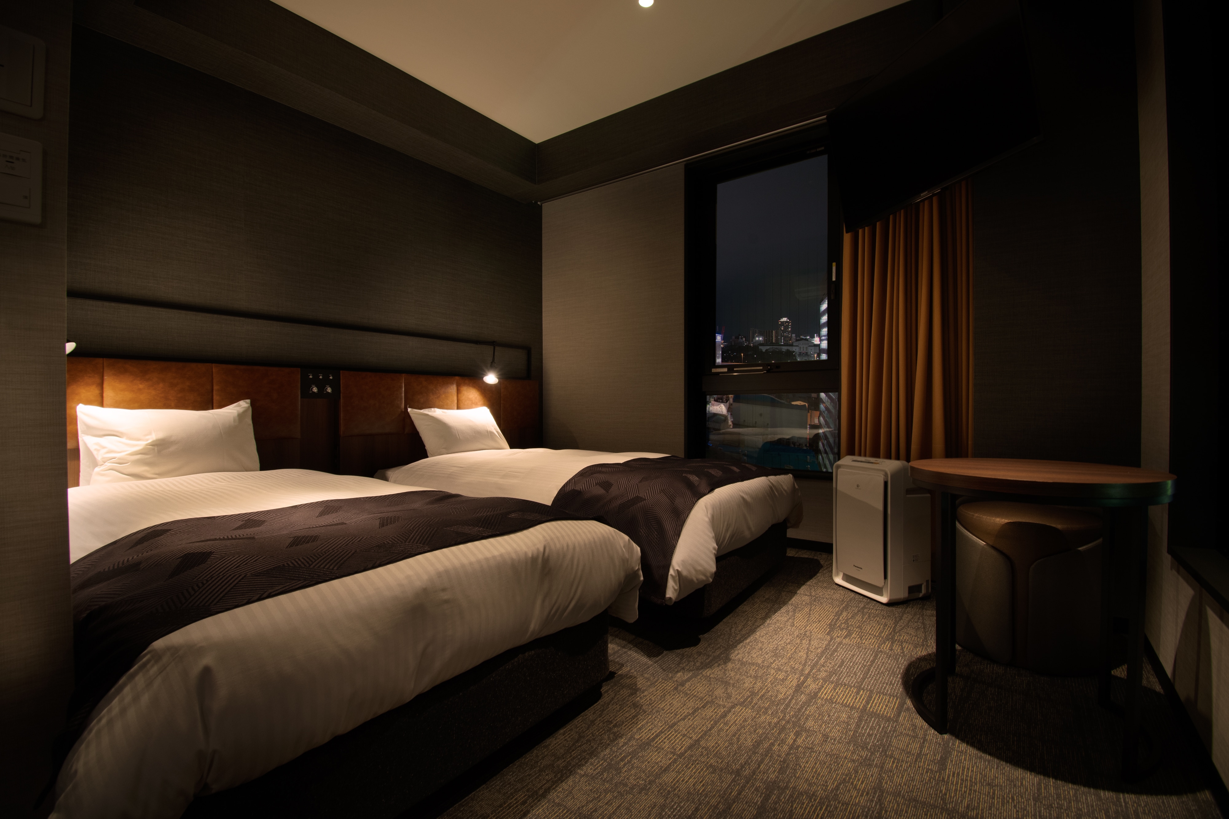 Corner Twin Room