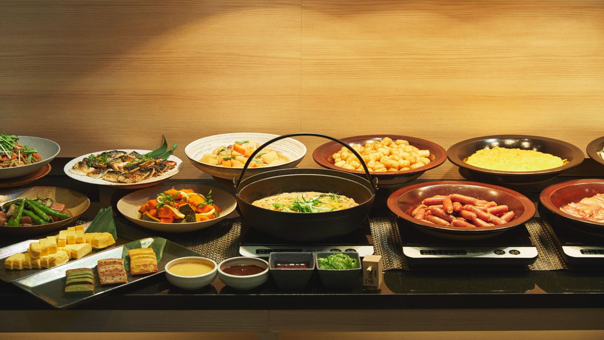 Breakfast buffet (image is an image)