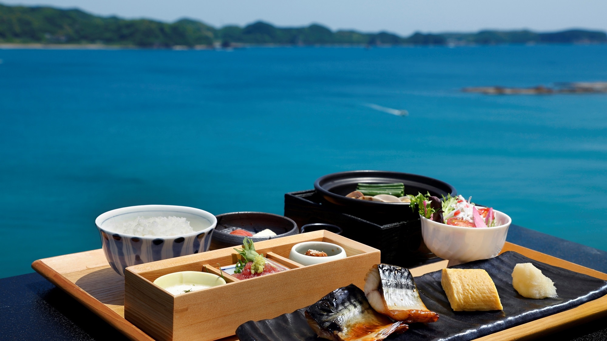 Enjoy Kumano delicacies from the morning with a Japanese set meal