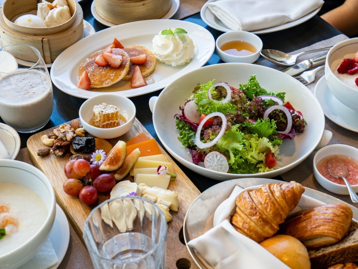 Breakfast buffet image