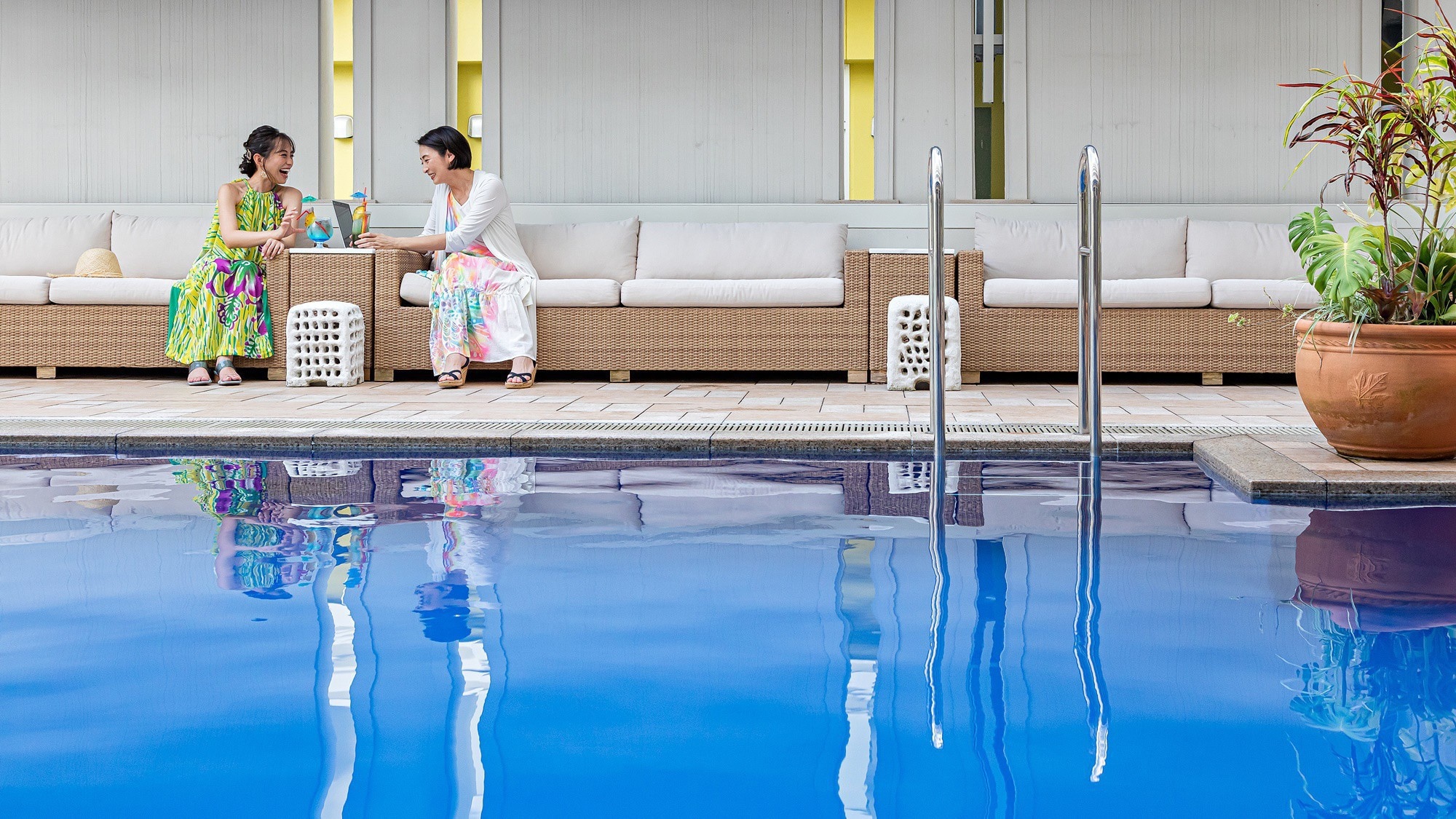 [garden pool]