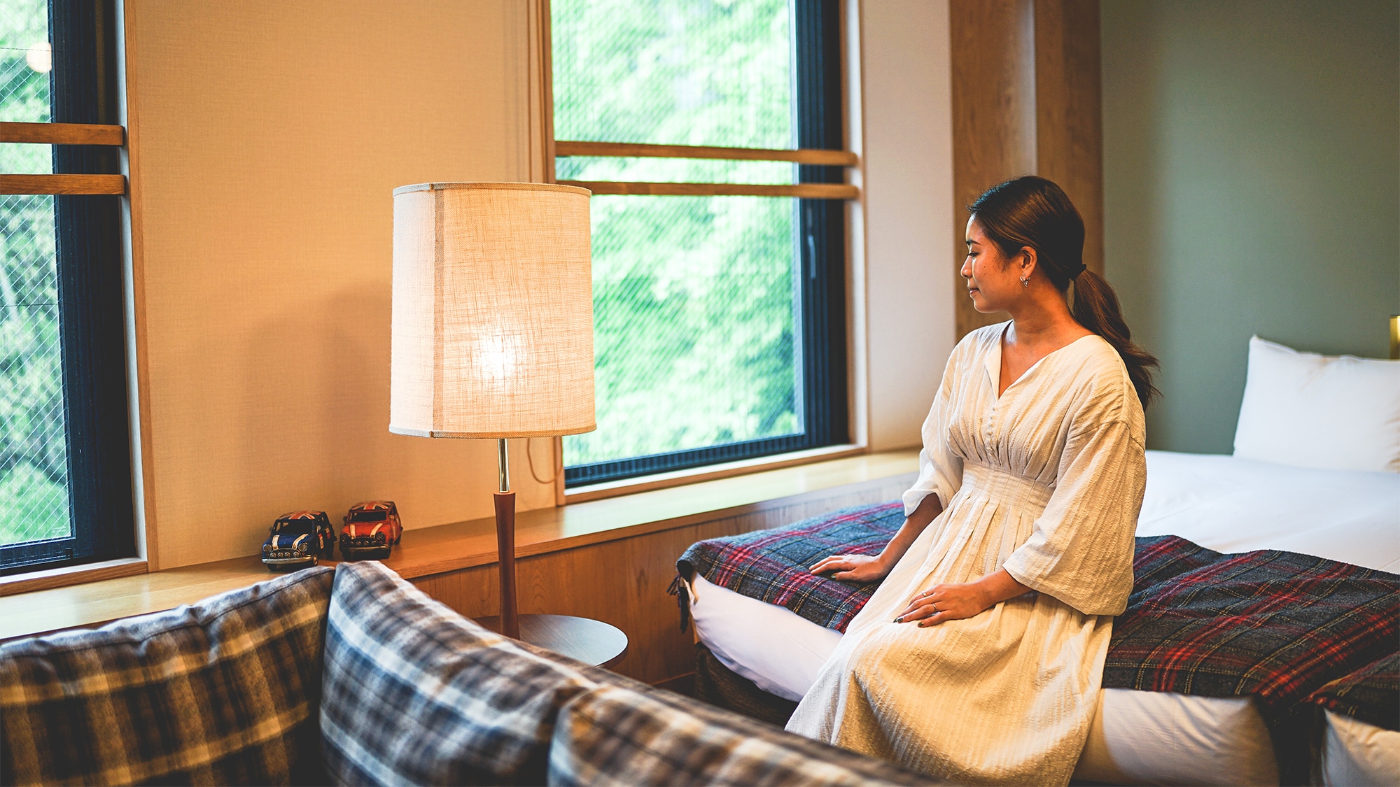 Plenty of soft natural light from Karuizawa immerses you in a stylish interior. A warm holiday __.
