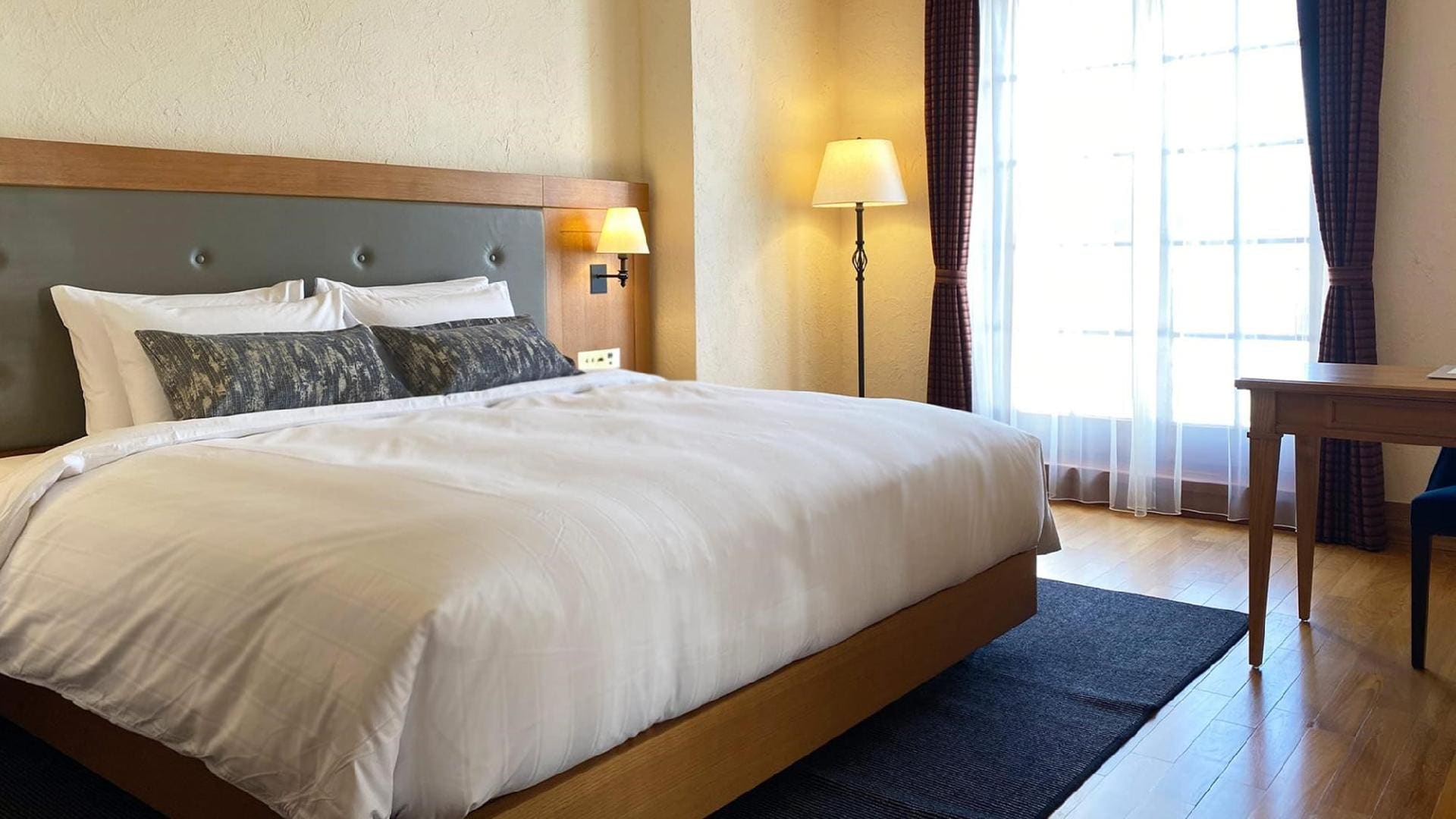 【俱樂部大樓】尊貴套房/大床房<1床>