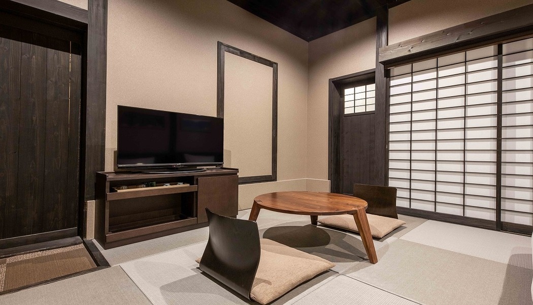 [Room with semi-open-air bath] Japanese and Western rooms