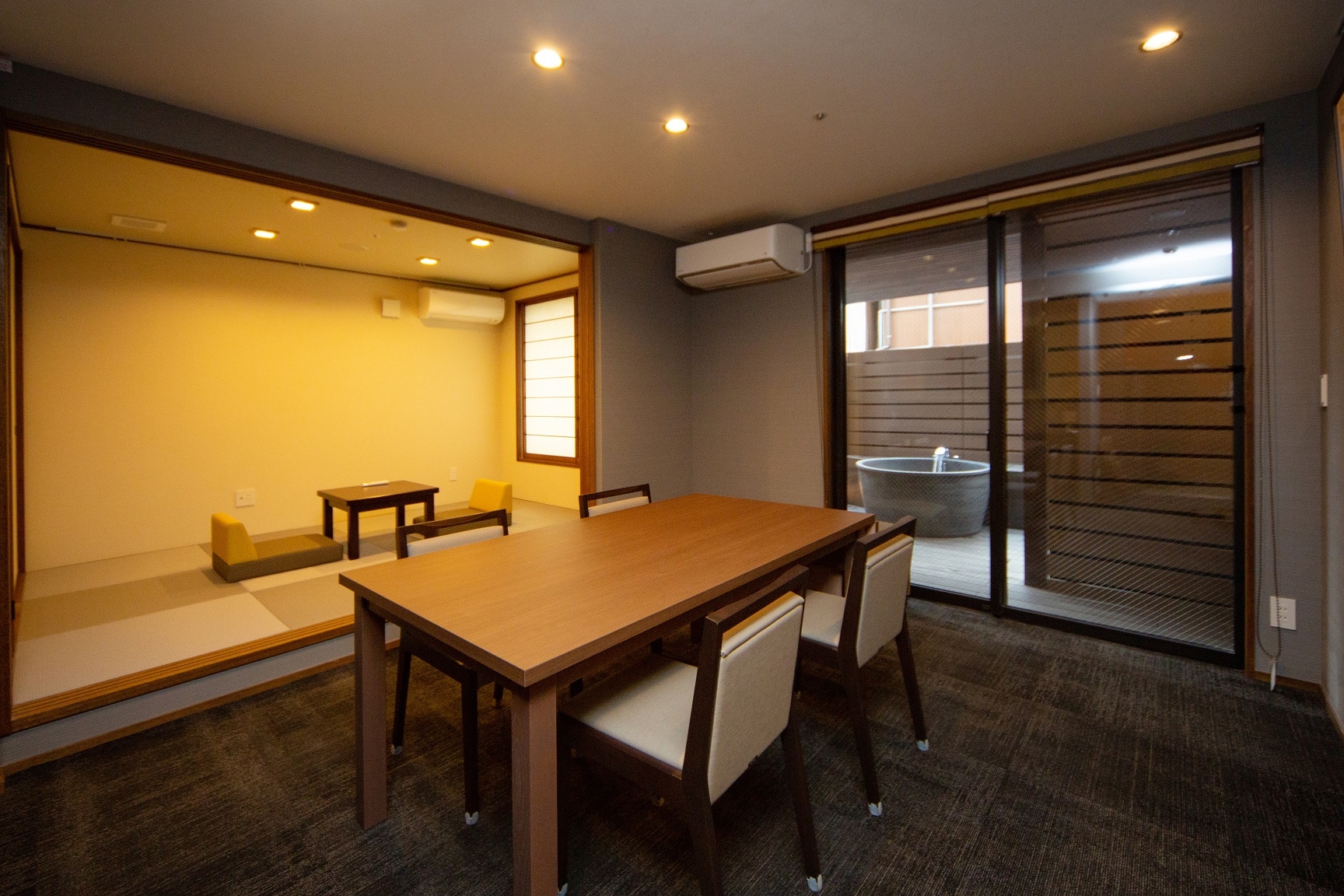 Kamar khusus Jepang-Barat dengan pemandian semi-terbuka dan sauna - SEN