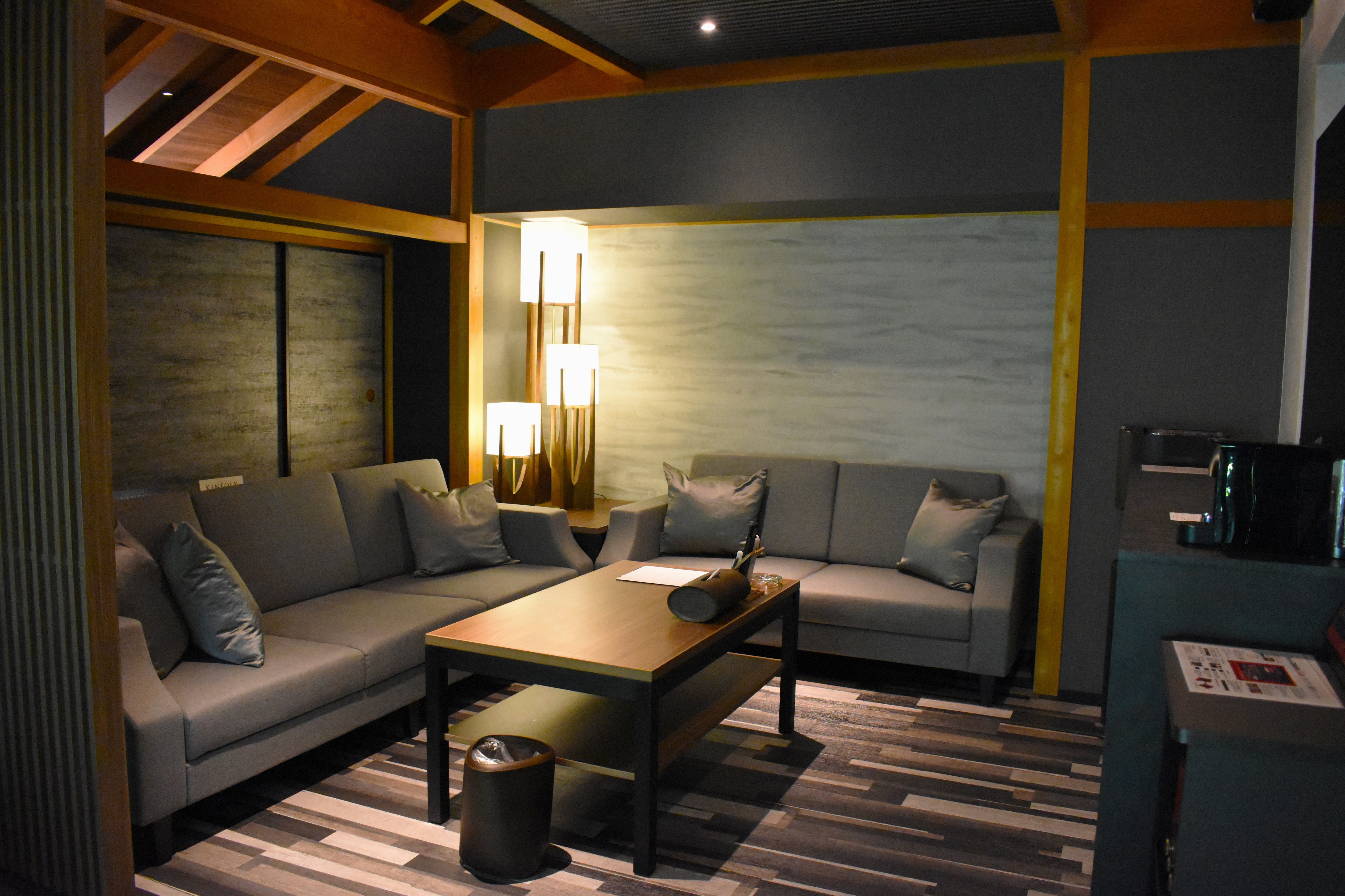 8702 Living room