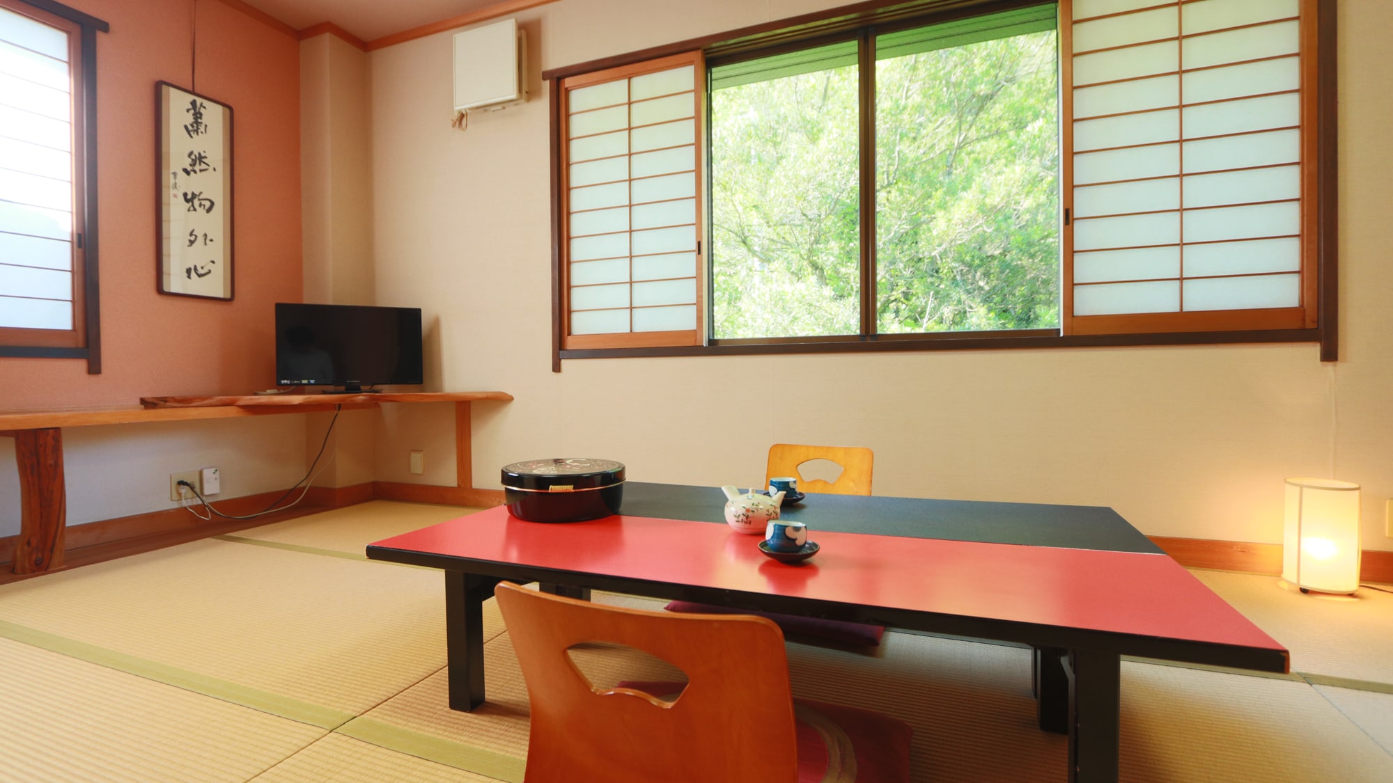 Spacious Japanese-style room (2-4 persons)