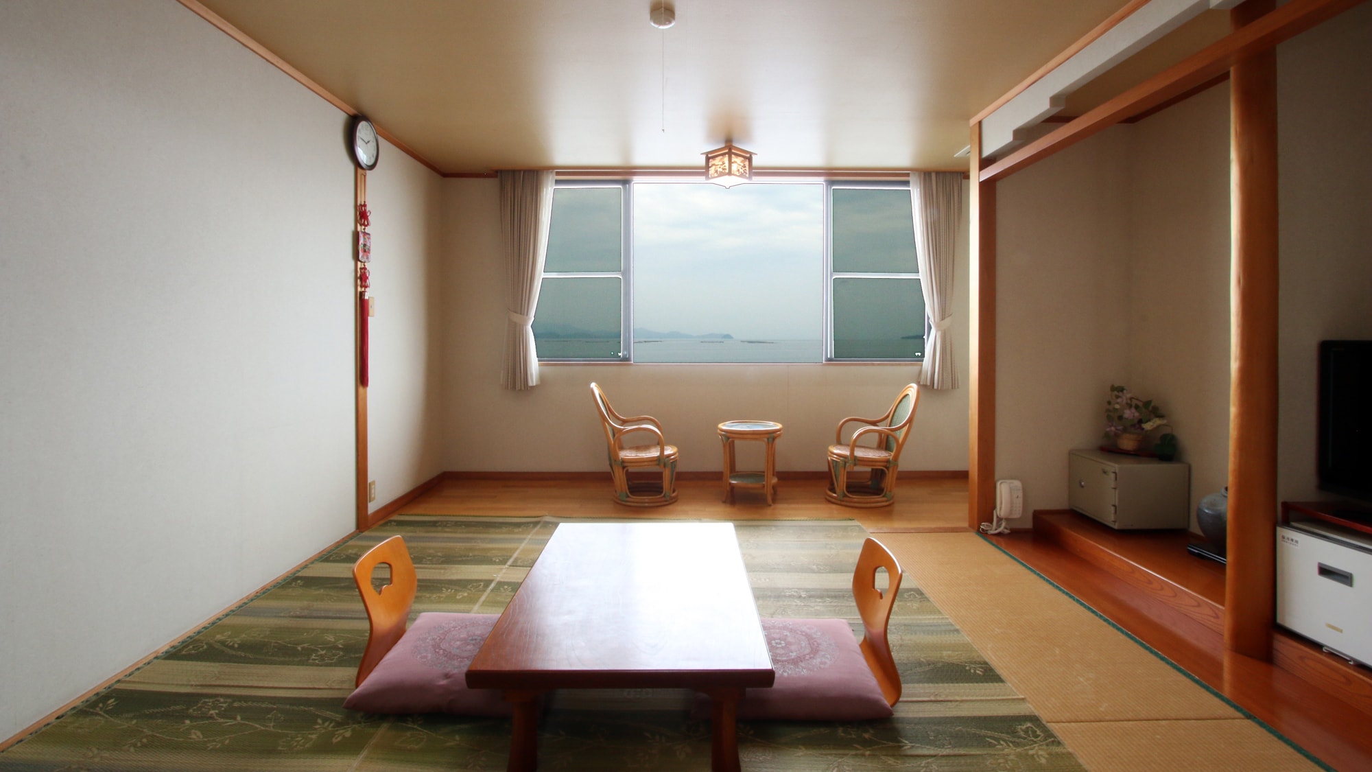 An example of a Japanese-style room with 8 tatami mats
