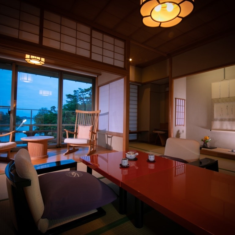 12+6 tatami Japanese-style room with beds "Oimatsu"