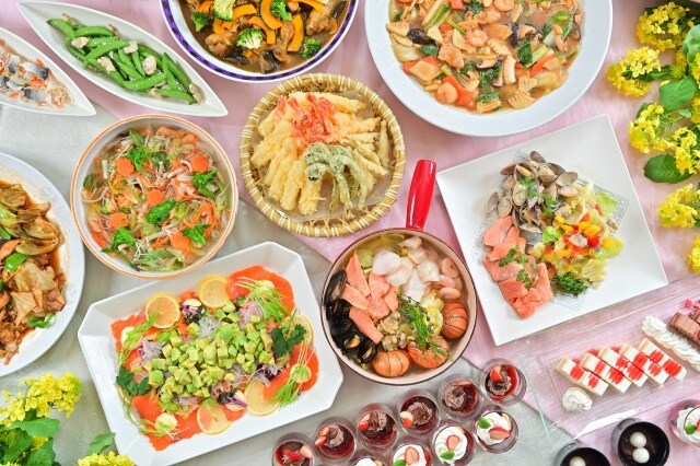 Tiệc buffet tối mùa xuân