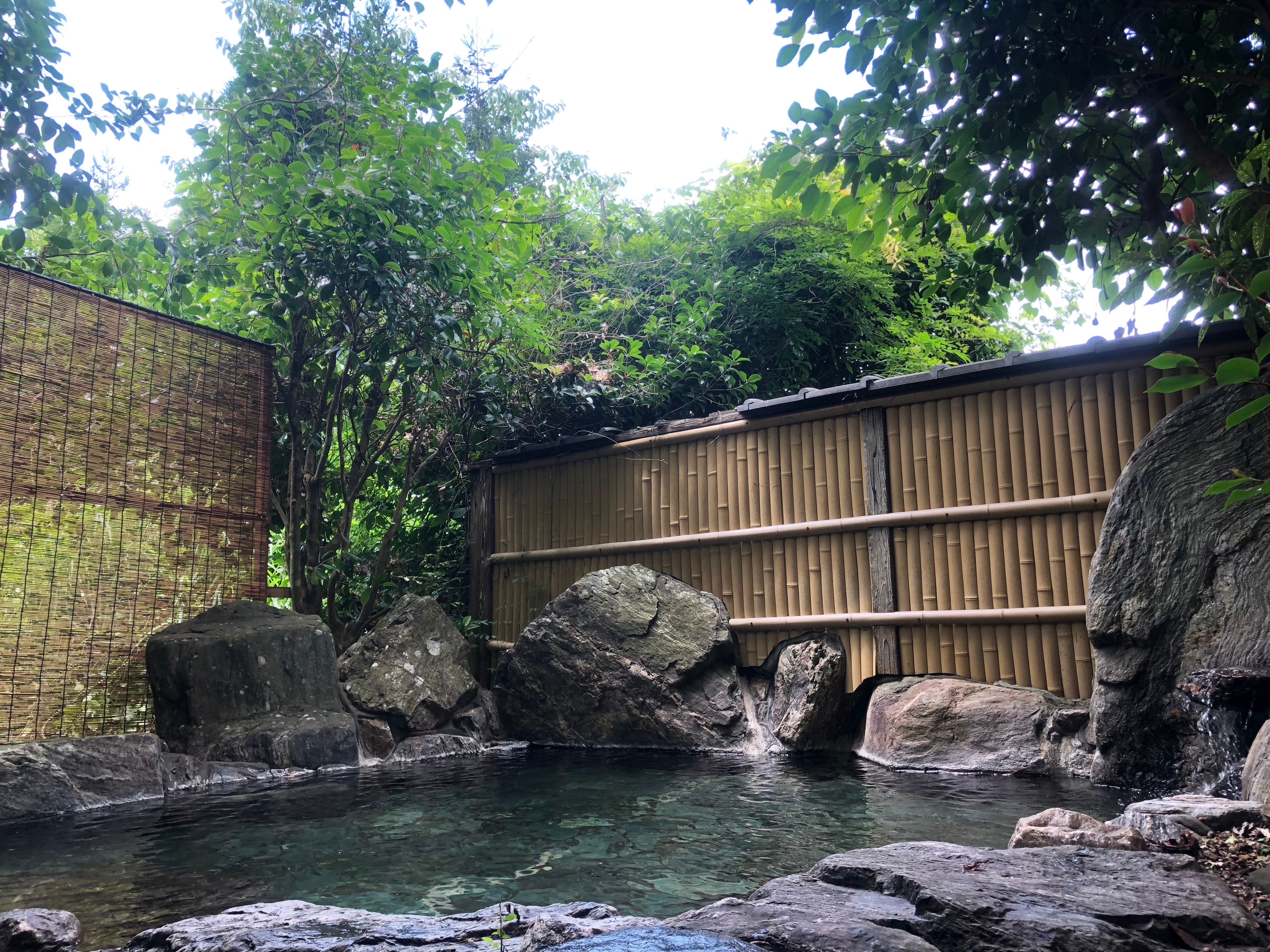 Open-air bath