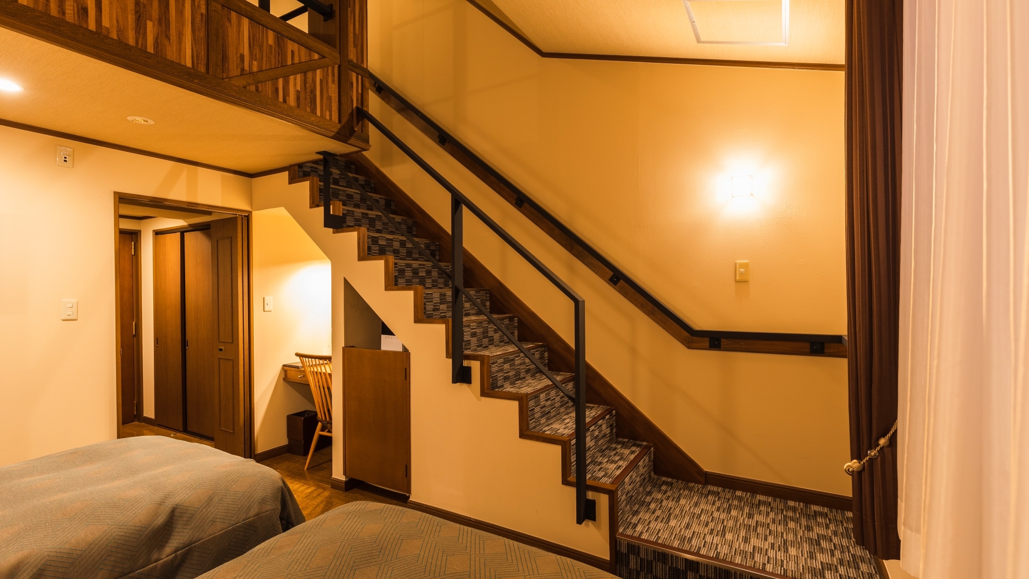 [Duplex Twin] Spacious and luxurious with a bedroom on the 1st floor and a living room on the 2nd floor.