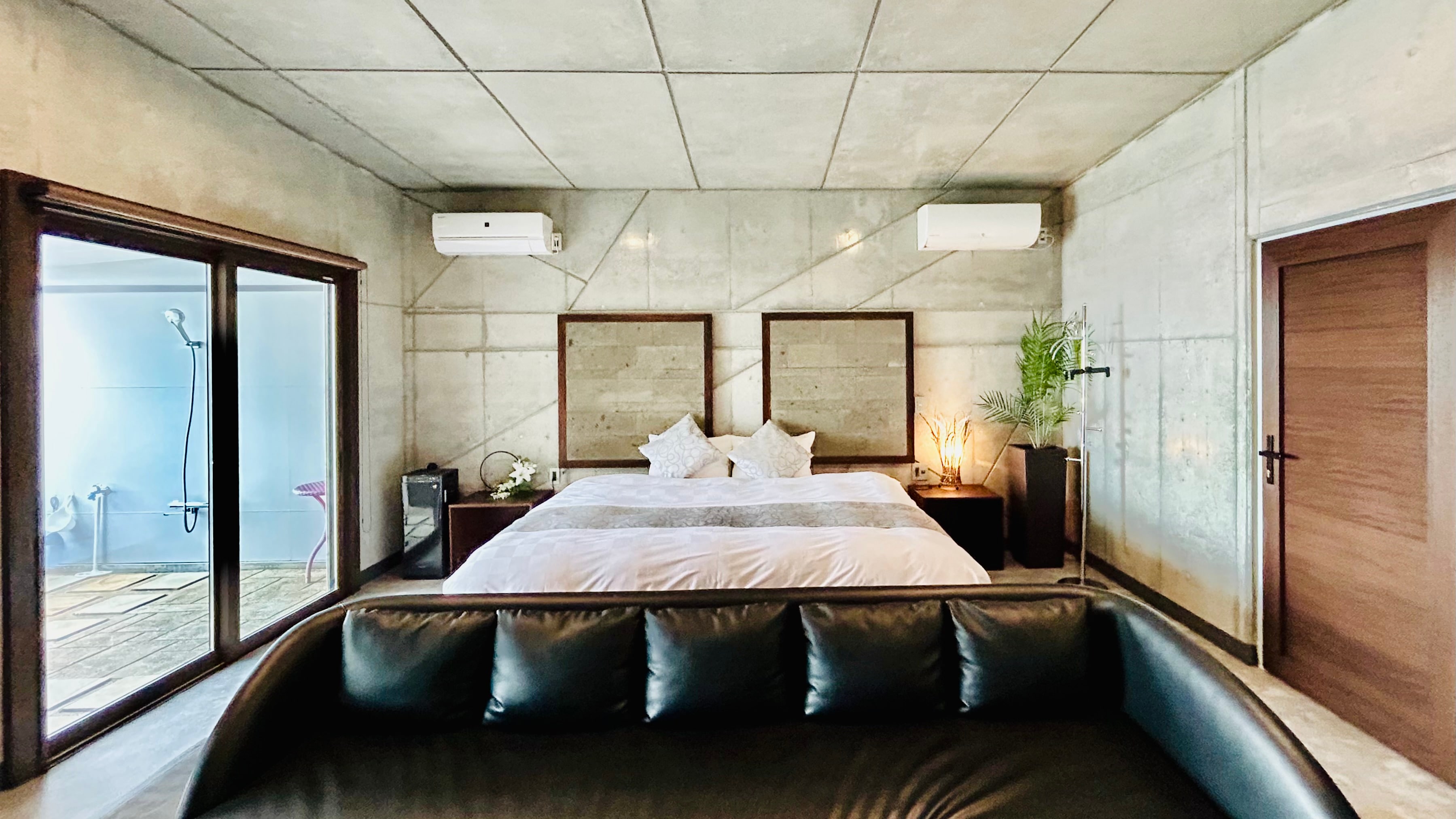 Western-style annex *Theme colors vary depending on the guest room.