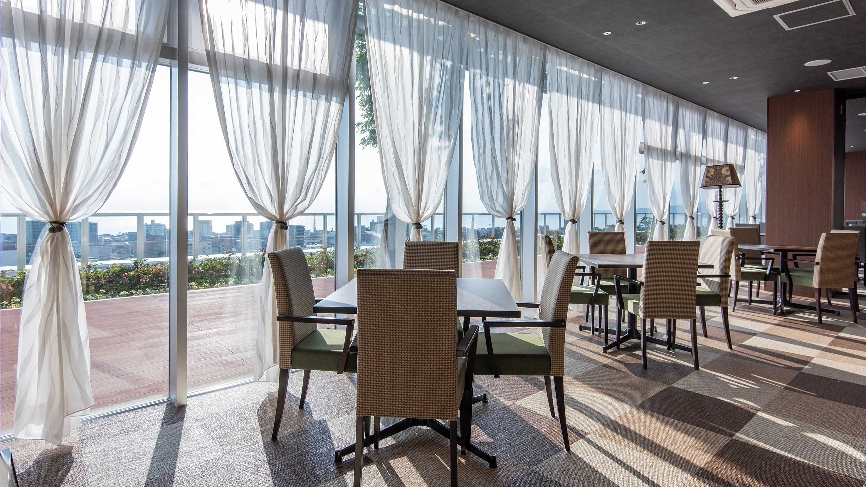 14th floor restaurant "Sky Dining"