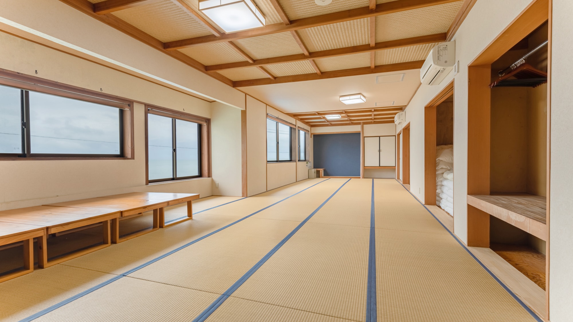 *Ai (24 tikar tatami/ruangan besar) Kamar kami yang paling populer! Kapasitas maksimum 16 orang. Kamar dengan pemandangan matahari terbenam yang indah