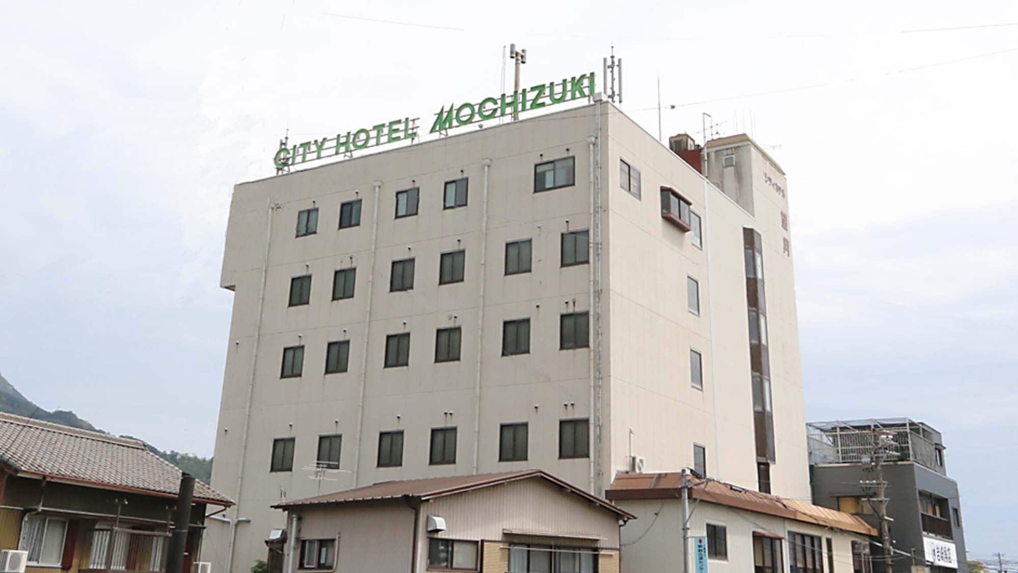 ・ It is a convenient city hotel about a 7-minute walk from JR Owase Station.
