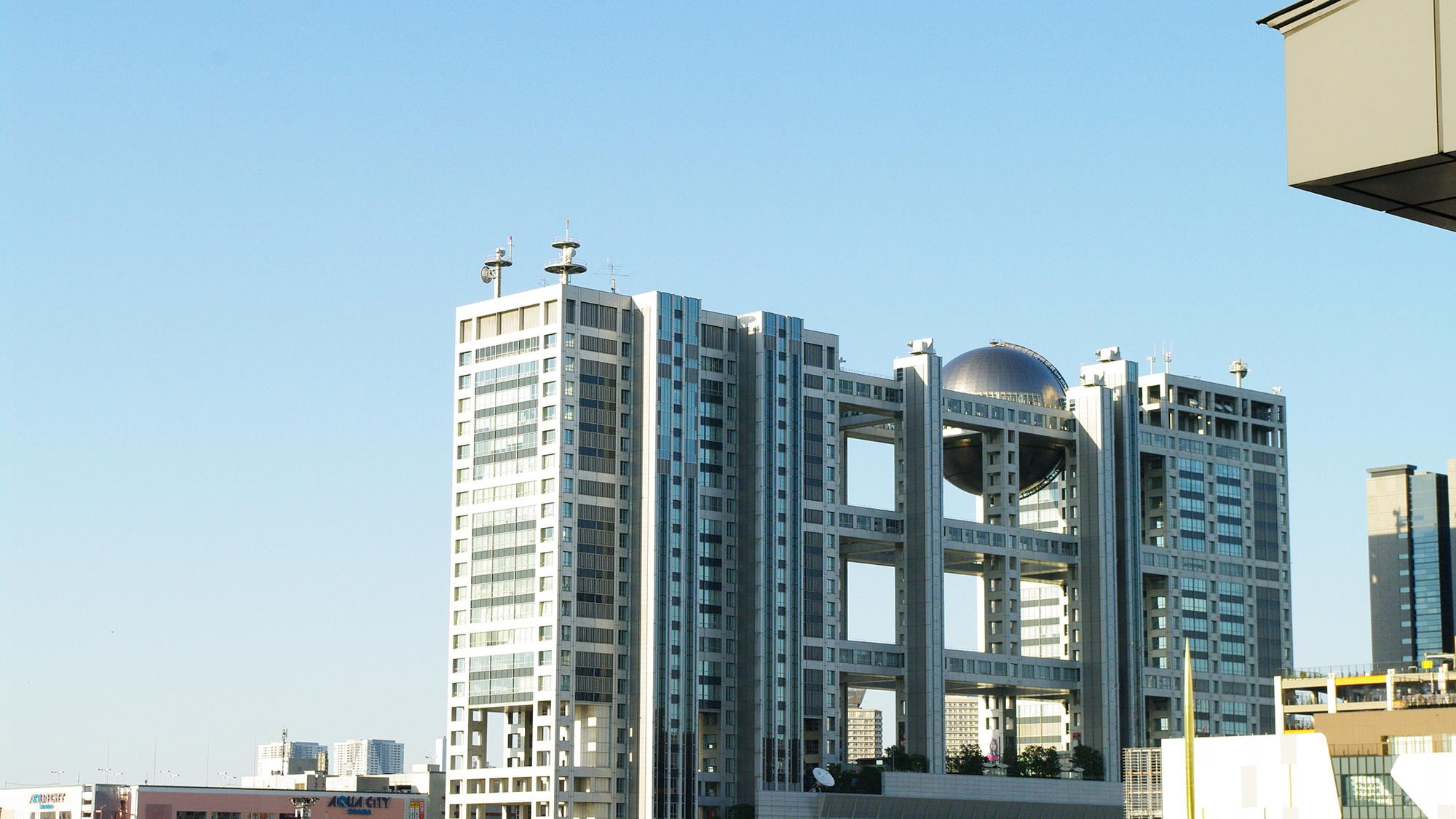 Nearby sightseeing | Odaiba (approximately 30 minutes by public transportation)