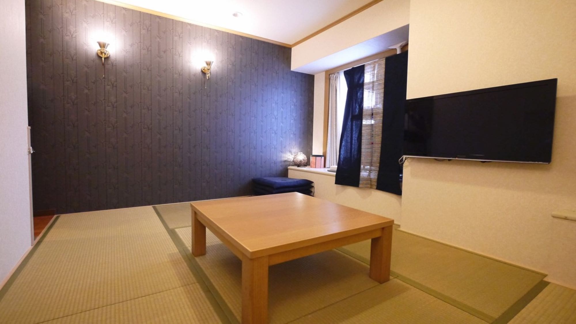 【코타츠 첨부 일본식 방】(타타미 룸) 침대는 없습니다. 2명까지 숙박 가능합니다.