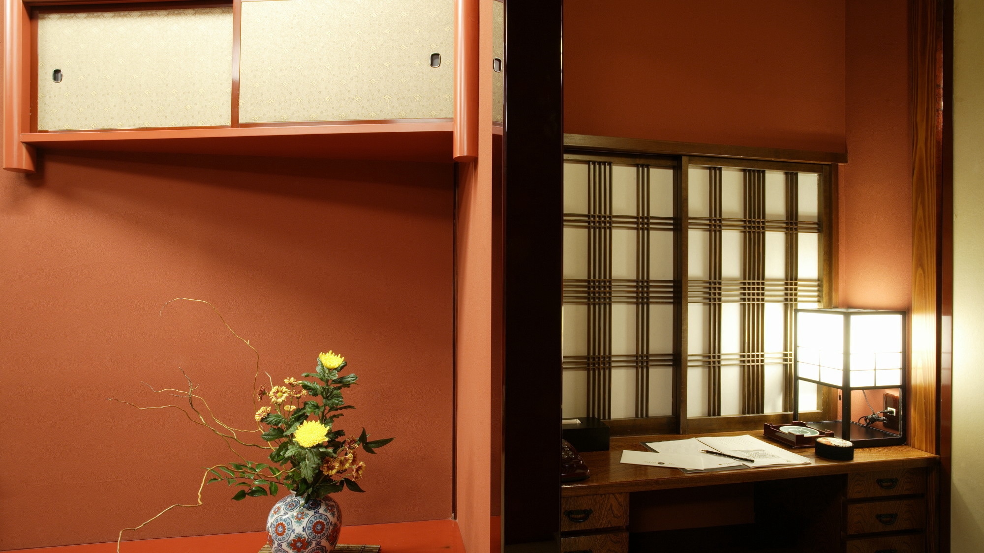 Lacquer Room Japanese-style Room
