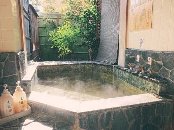 R102 Guest room open-air bath
