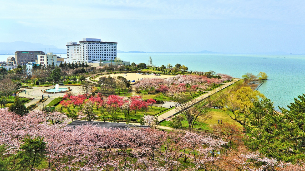 [Hotel & amp; Resorts NAGAHAMA] Have a relaxing time at a resort hotel on the shores of Lake Biwa.
