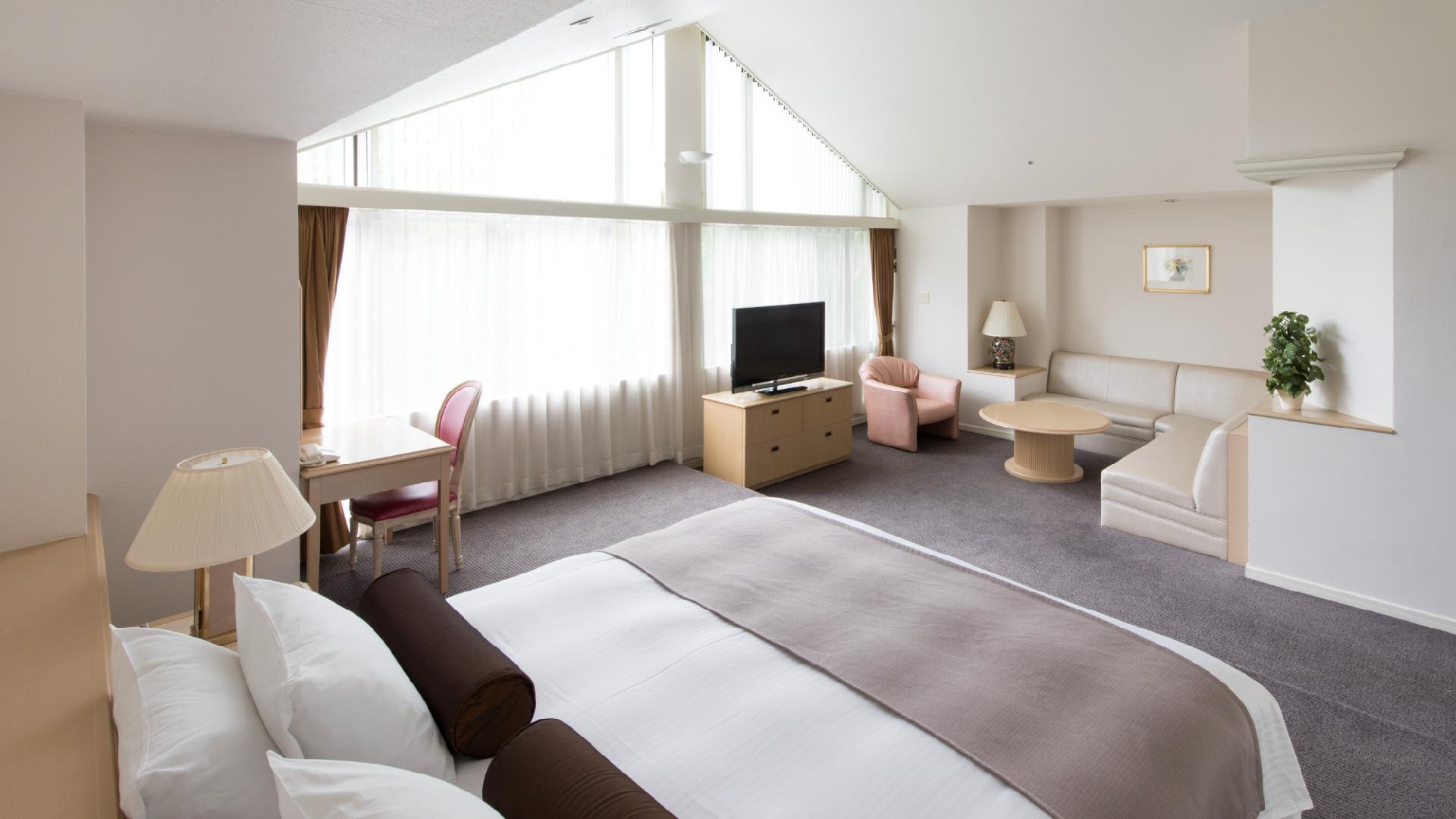 Junior Suite Mountain Side