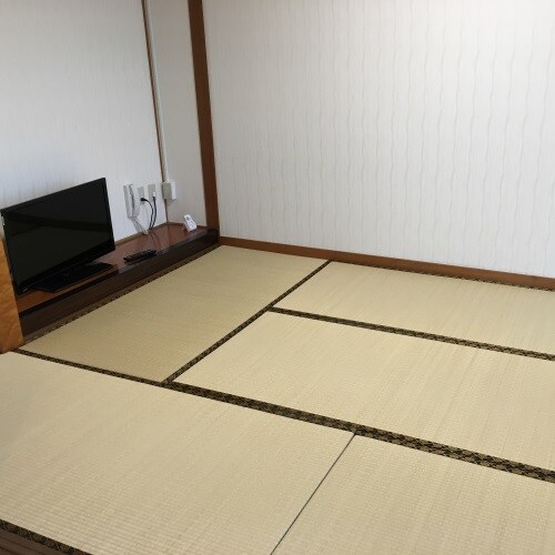 Japanese-style room
