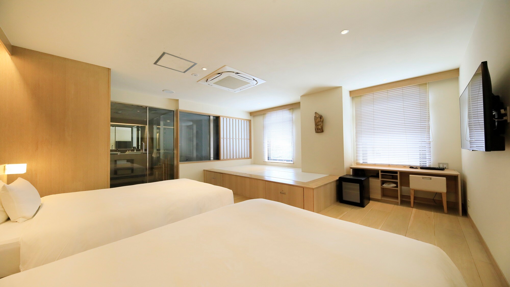Deluxe Twin - With semi-open-air bath -