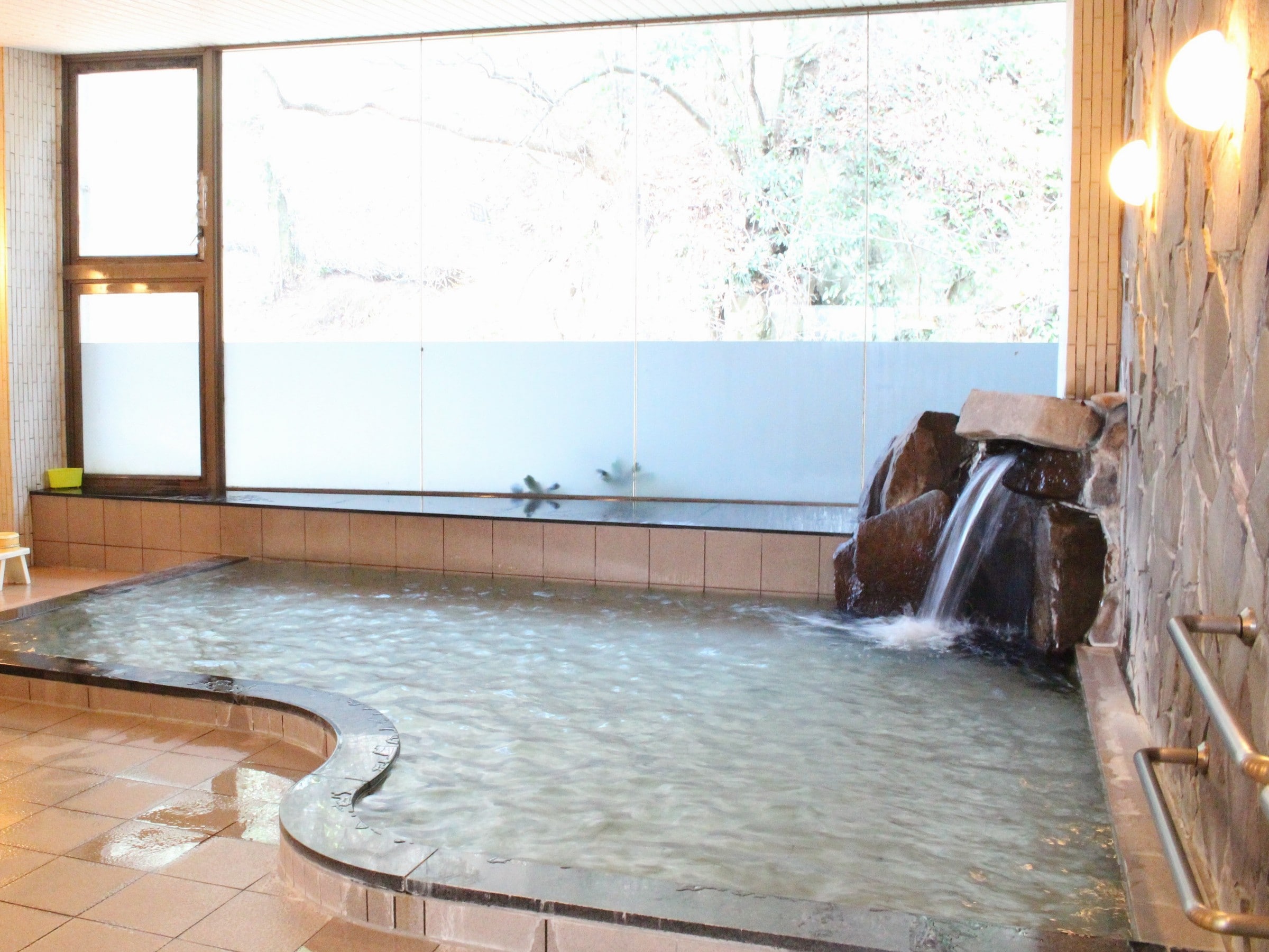 Rock bath