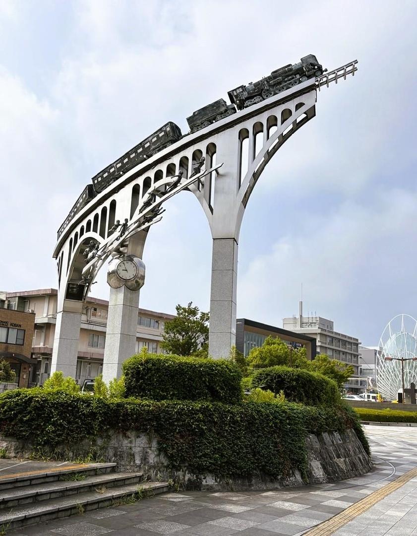 IMG_8155JR米子駅前「銀河鉄道のオブジェ」.JPG