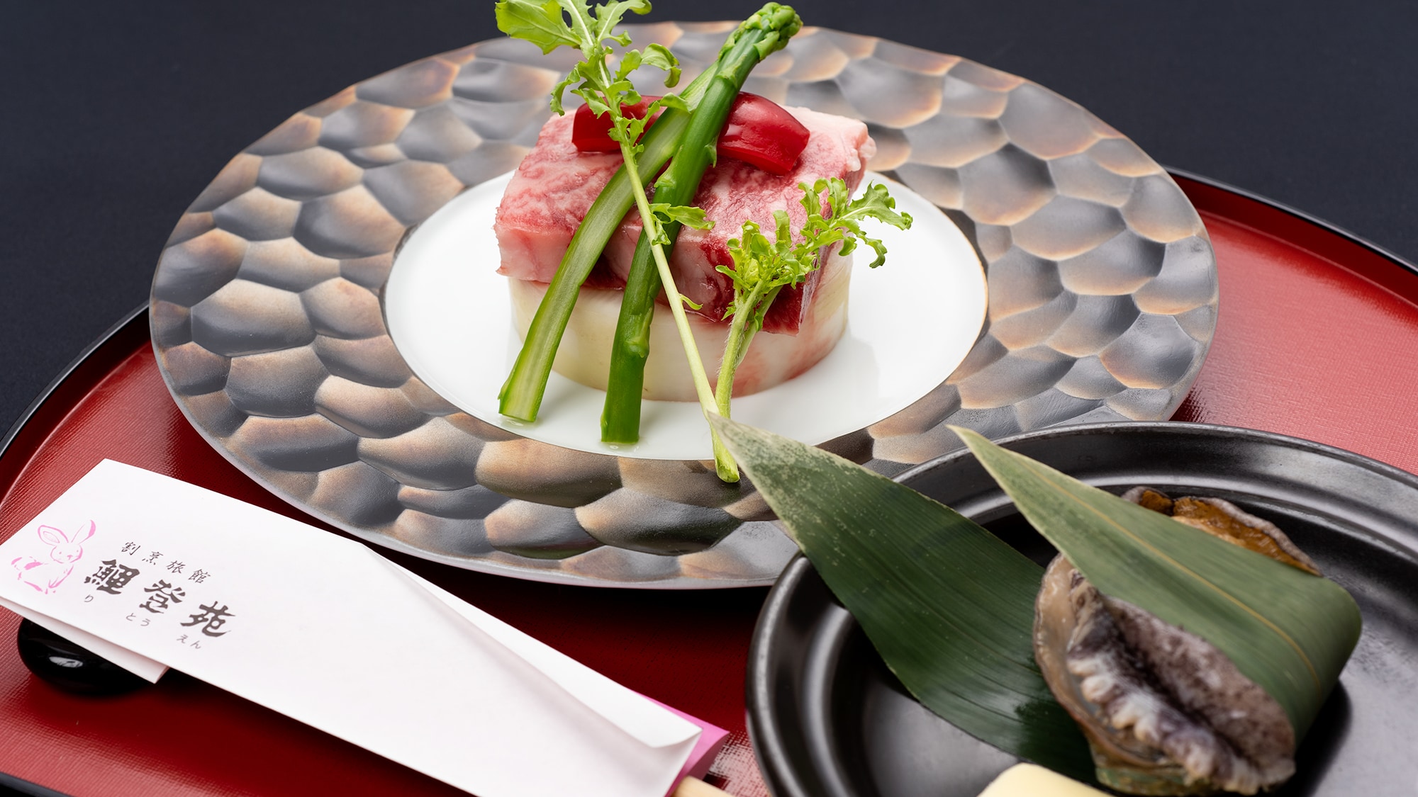 [Two main and three main plans common] Grilled abalone with butter, Saga wagyu beef steak