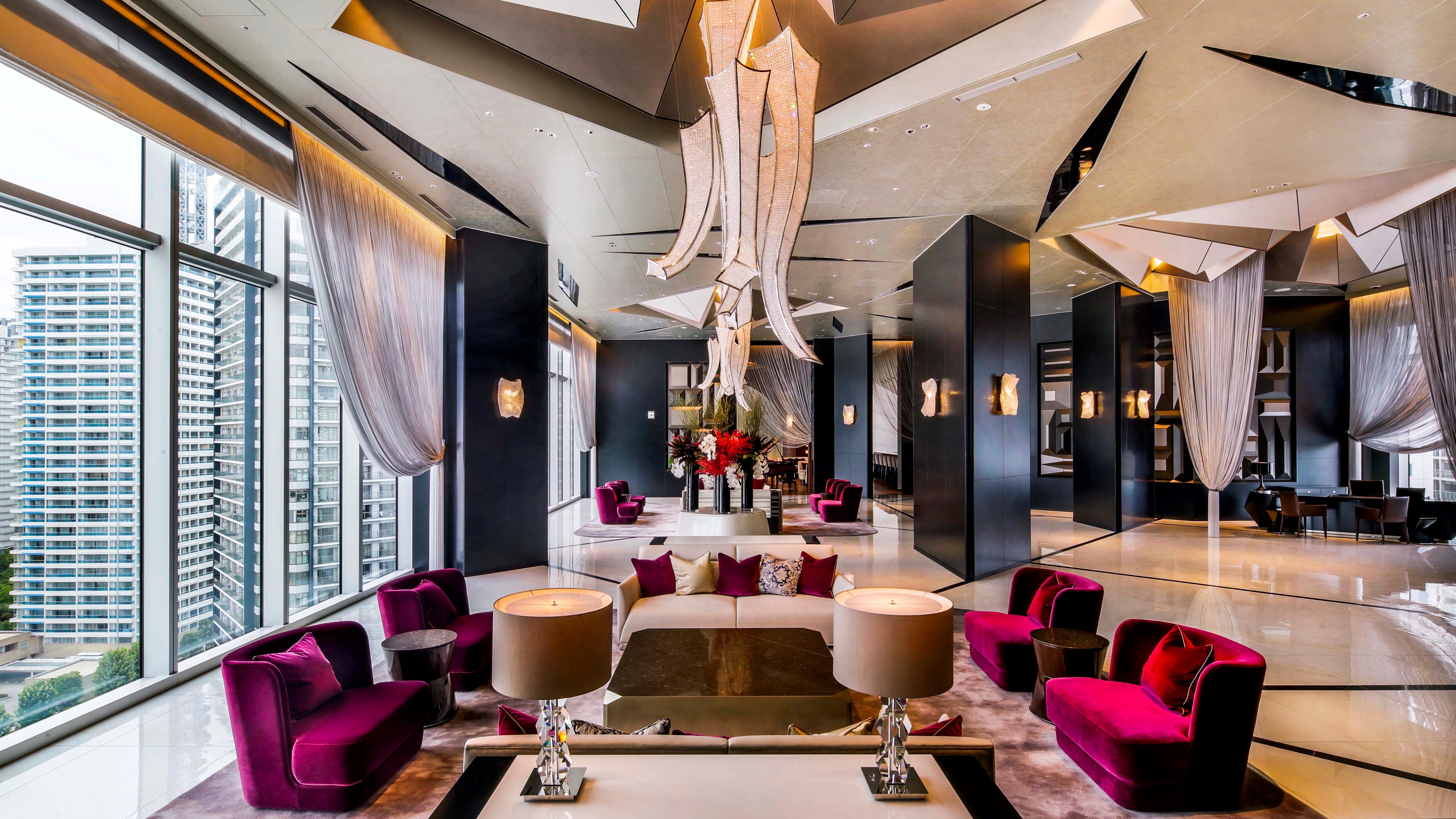 Sky Lobby (daytime)