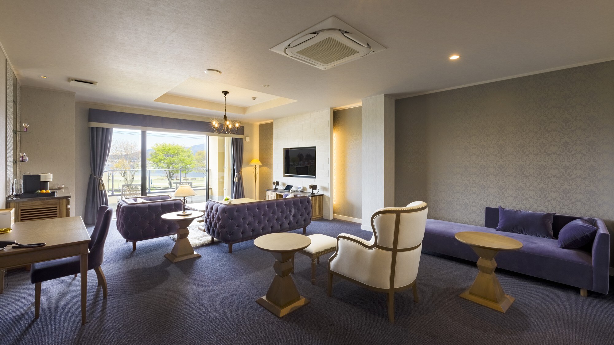 206 [RINZU] Size: 100 square meters. All rooms have an open-air hot spring bath.
