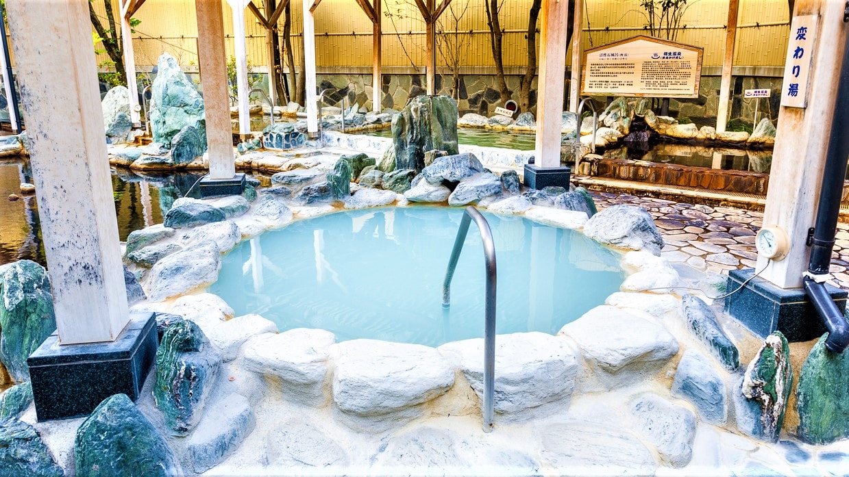 Open-air bath: Different types of bath