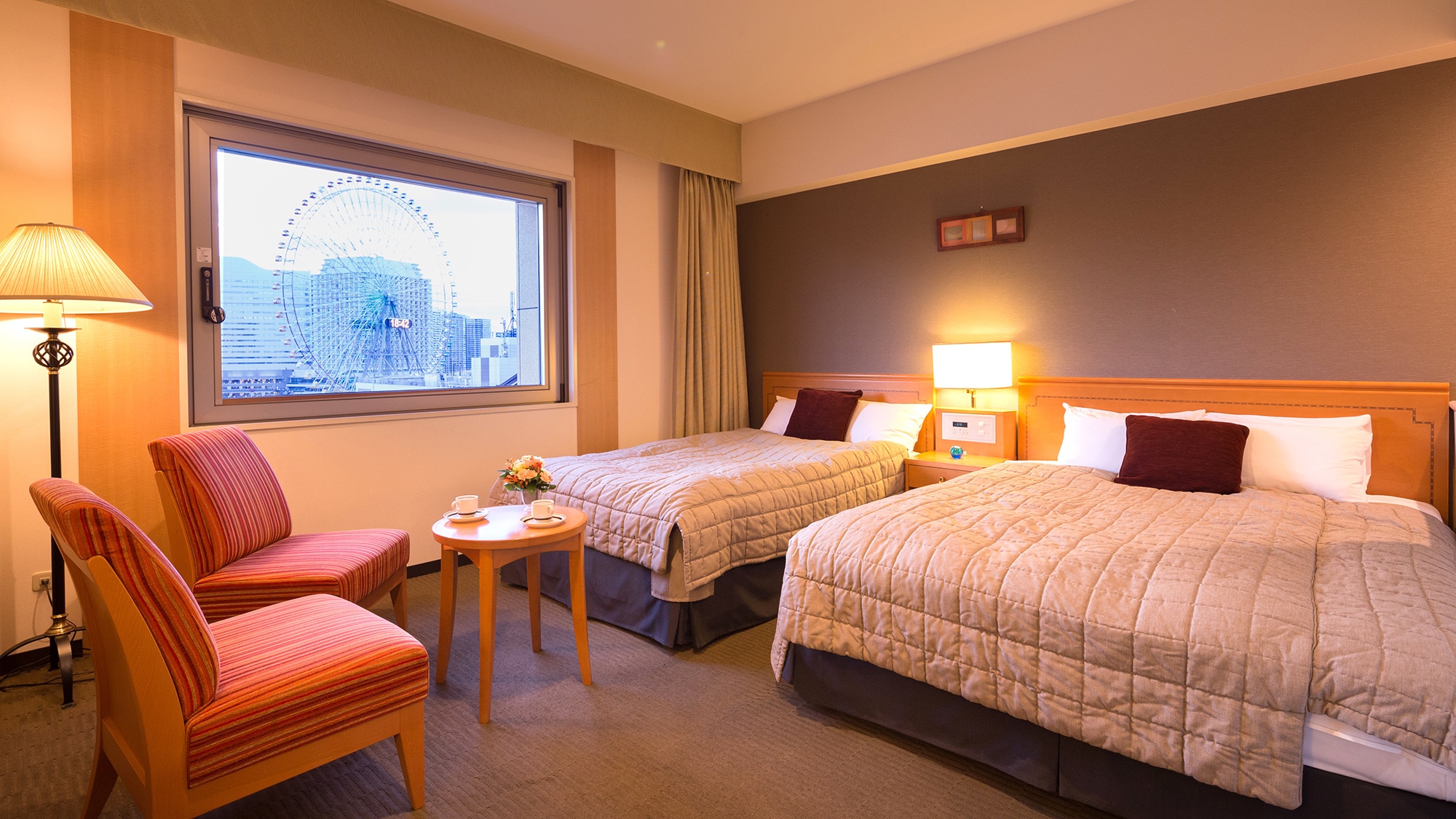 【豪華雙床房：摩天輪側】可享受奢華休息與特別景觀的奢華空間