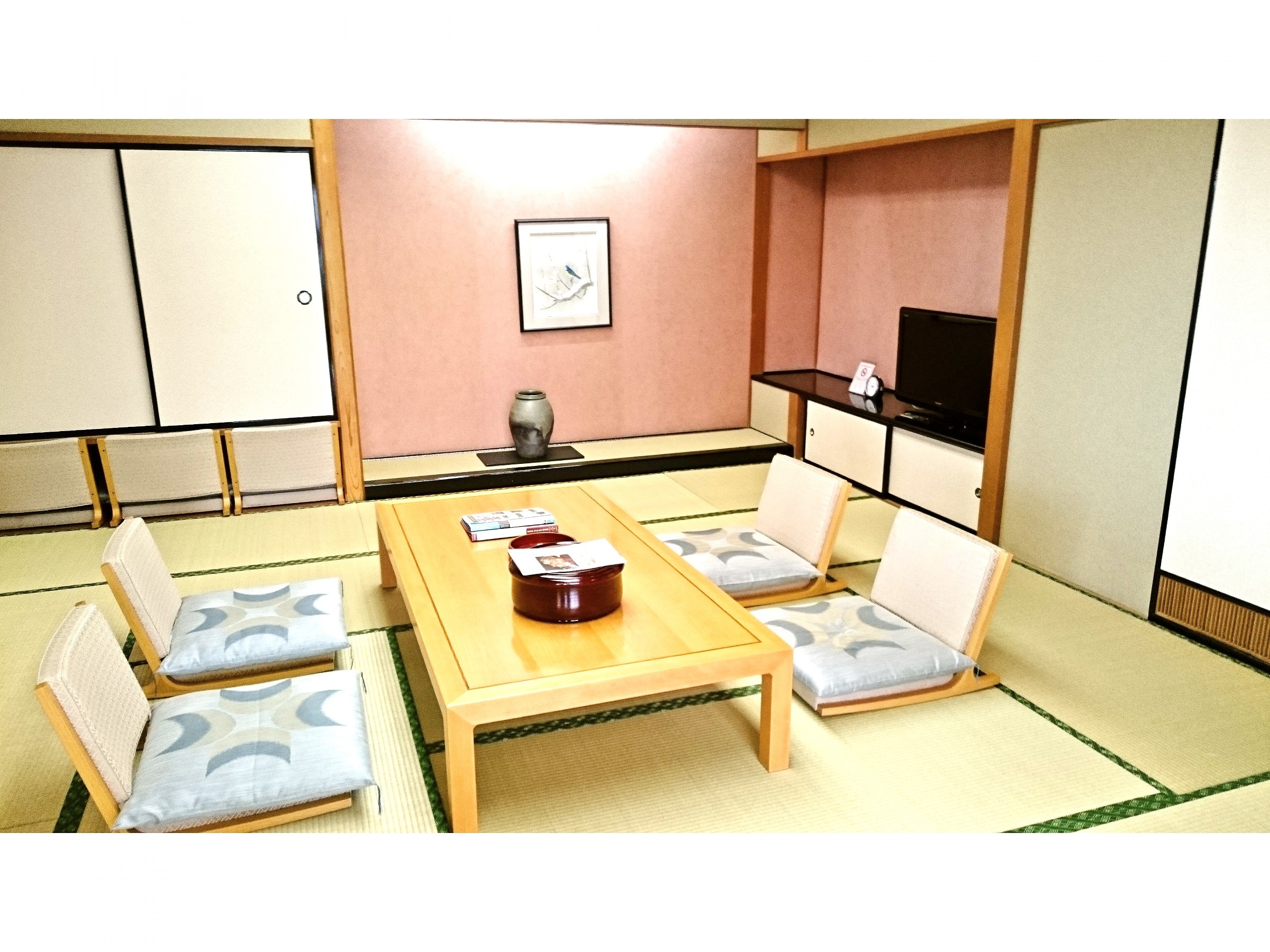 Japanese-Western style room (12 tatami Japanese-style room)