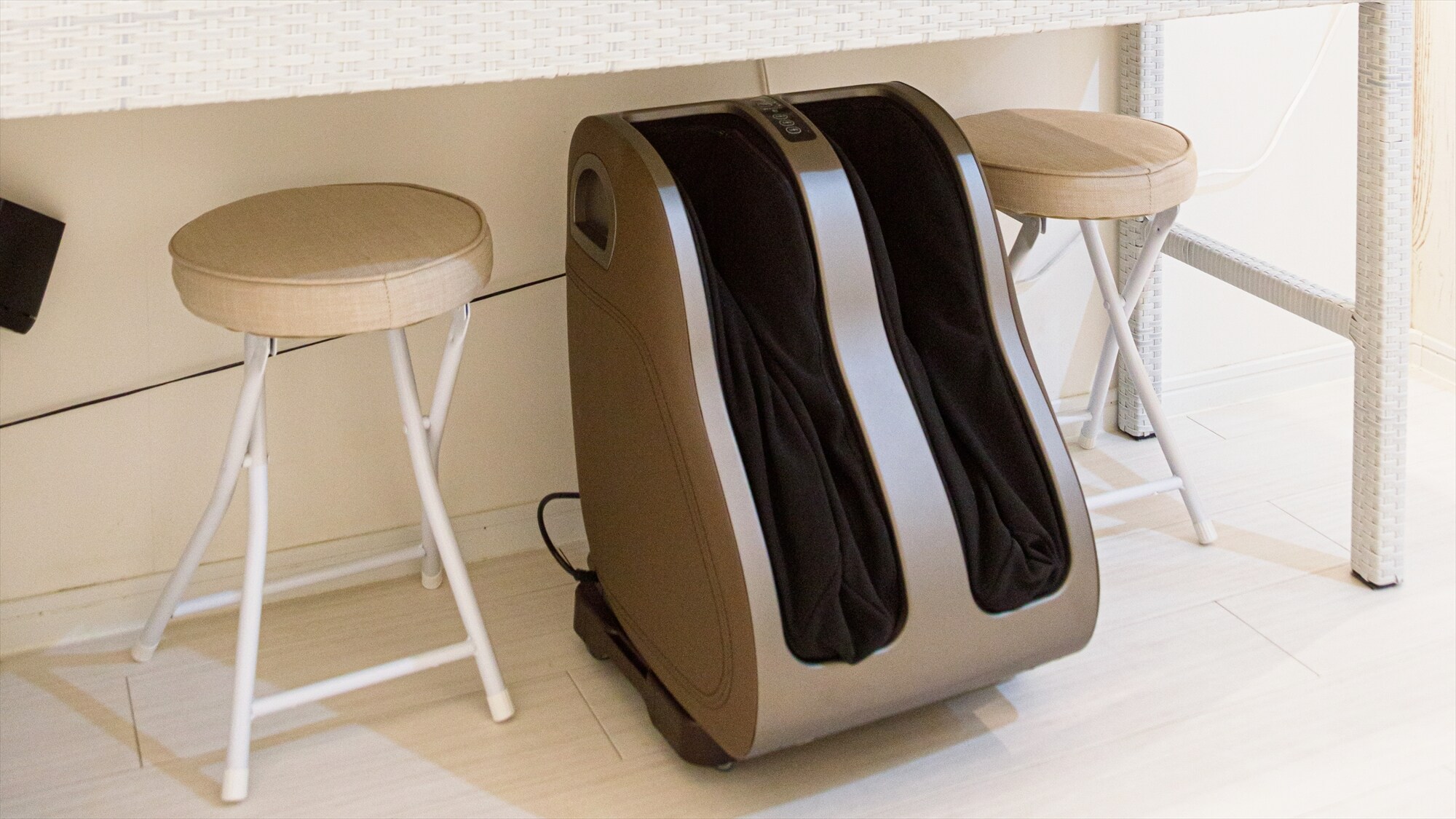 Foot massagers are installed in all rooms.