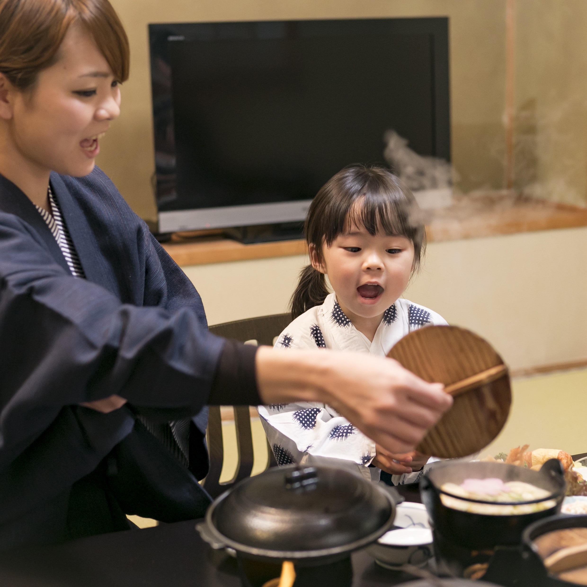 Enjoy a relaxed and comfortable meal with your family in your room